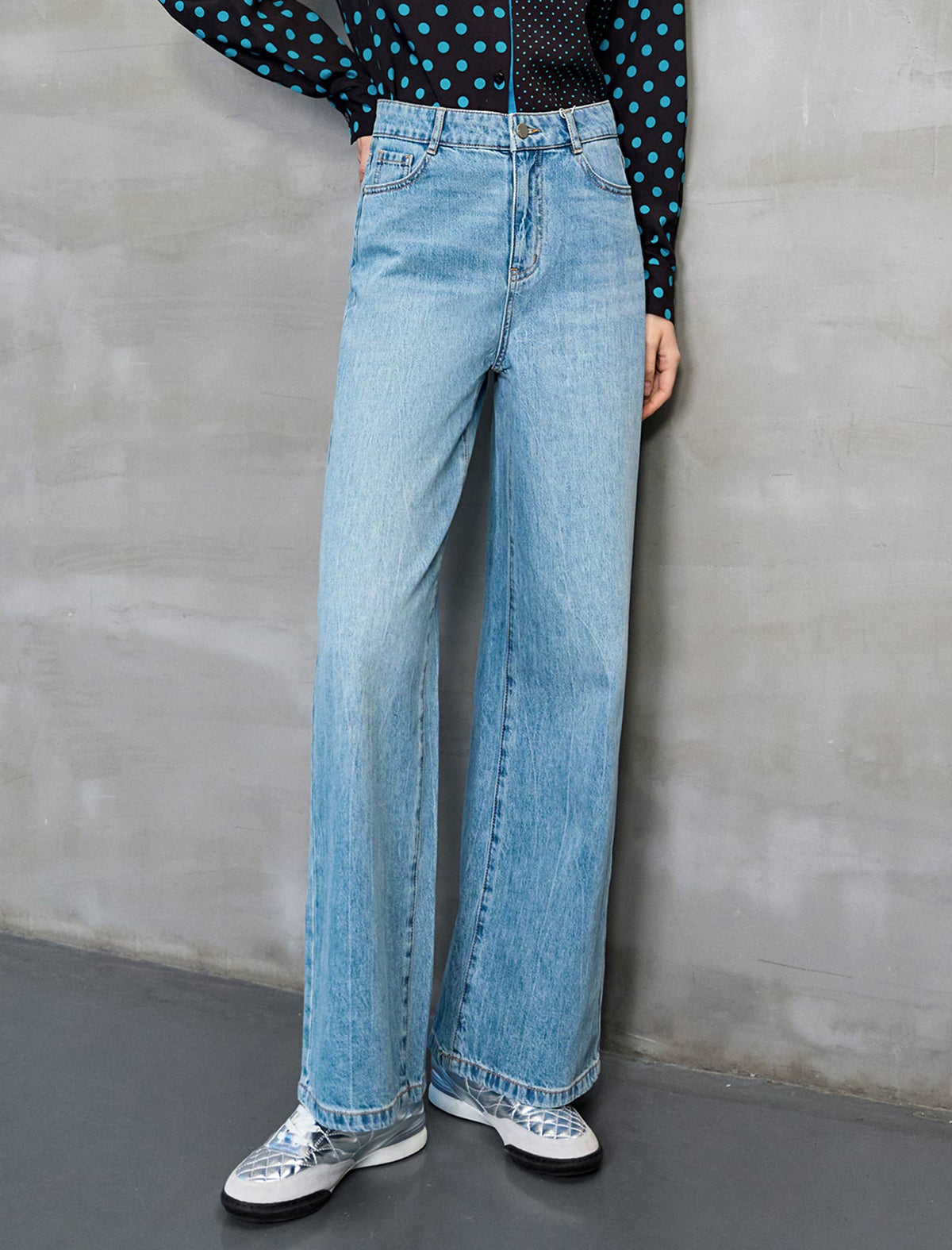 Light Wash High Rise Wide Leg Jeans