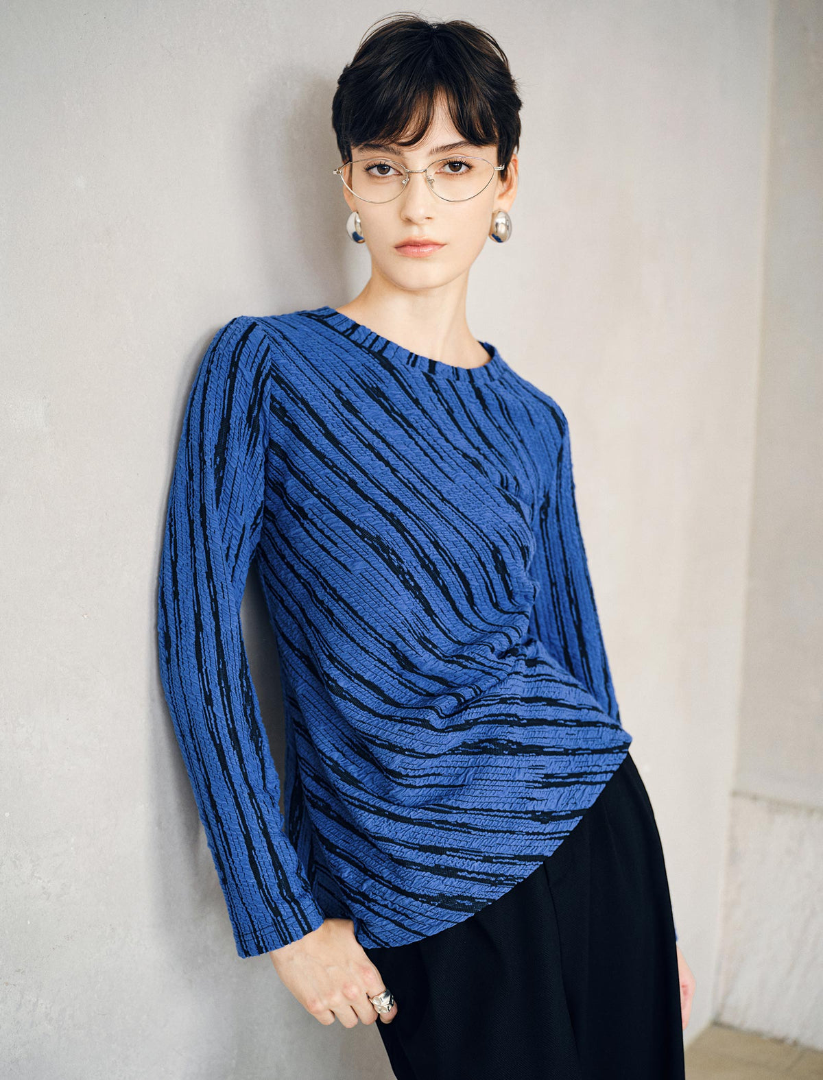 Abstract Diagonal Print Twist Front Long Sleeve Top