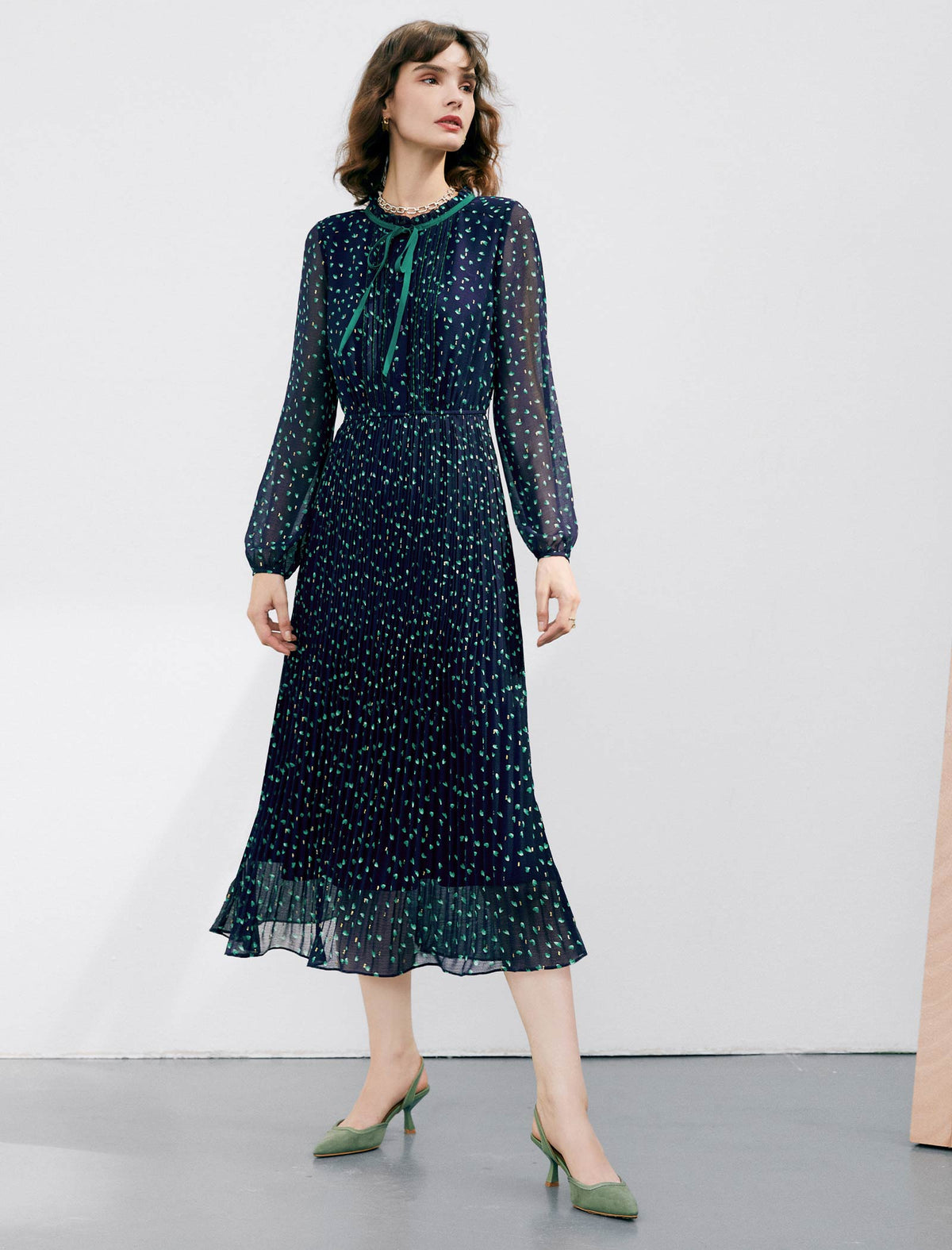 Navy Blue Floral Print Pleated Midi Dress