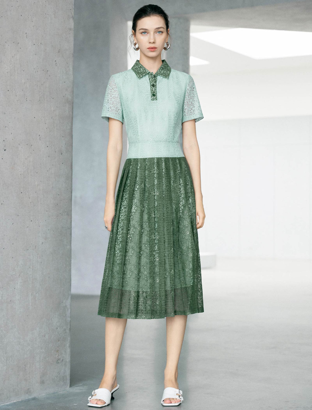 Two-Tone Green Lace Polo Collar Pleated Midi Dress