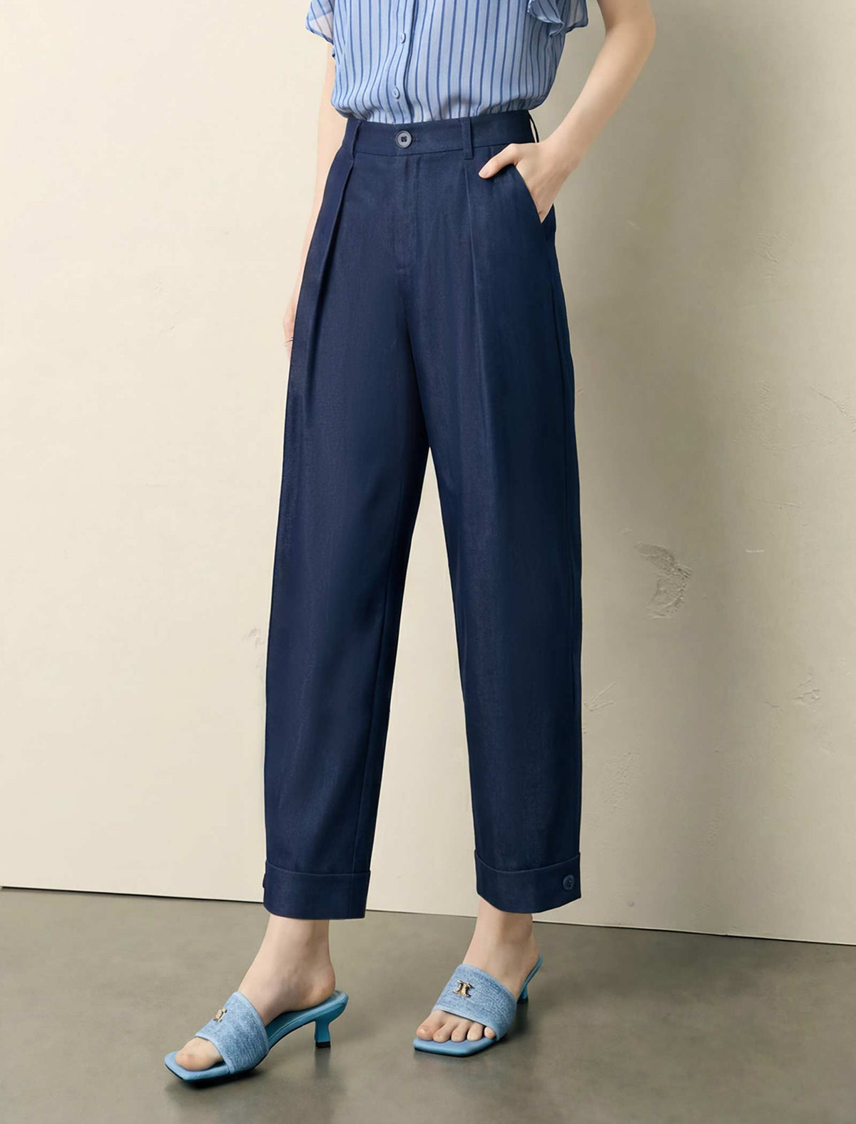 Pleated Balloon Ankle Pants