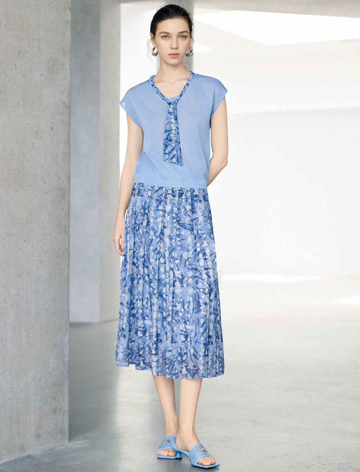 Light Blue Floral Print Neck Tie Cap Sleeve Knit Top