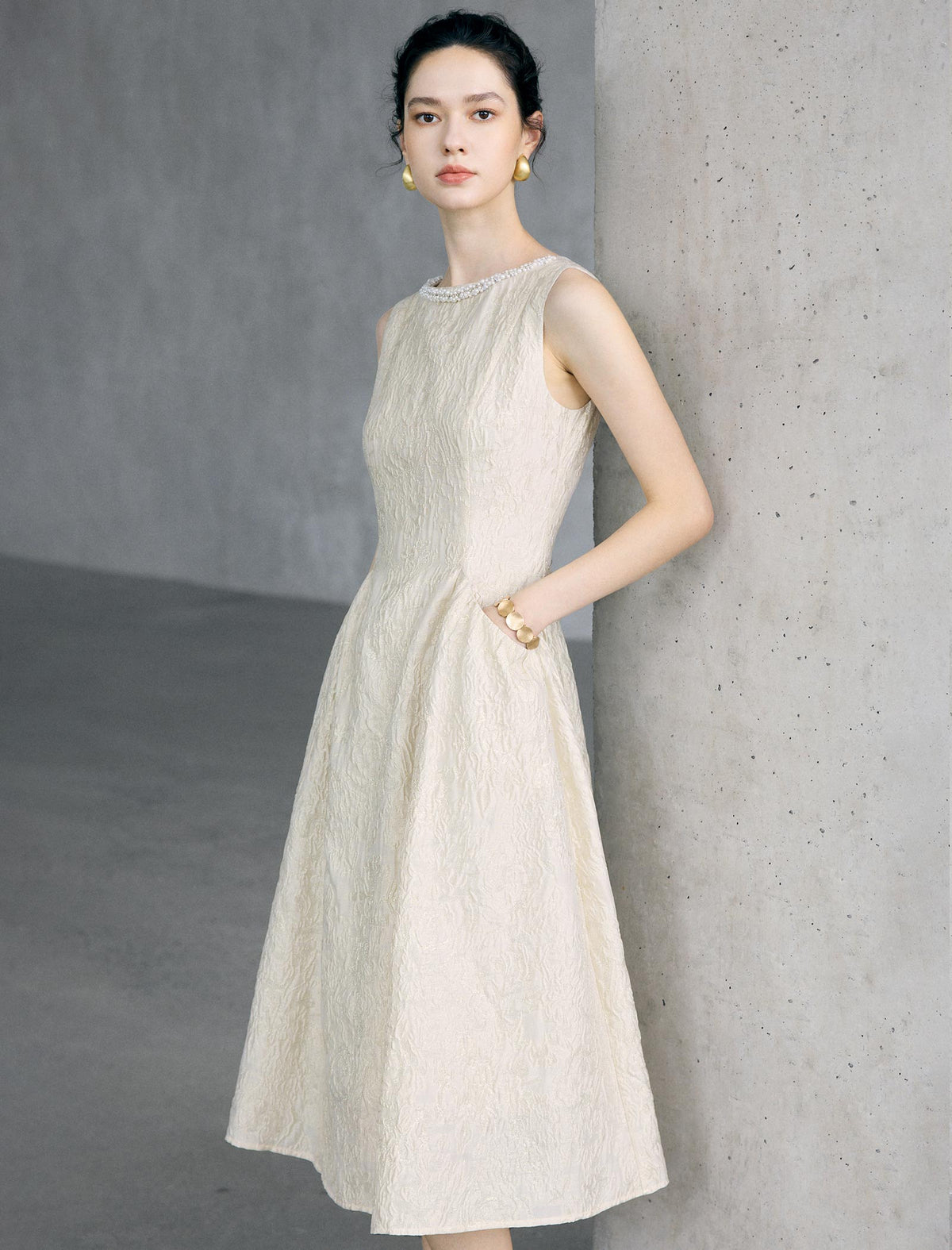 Textured Floral Sleeveless Beaded-Neckline A-Line Midi Dress