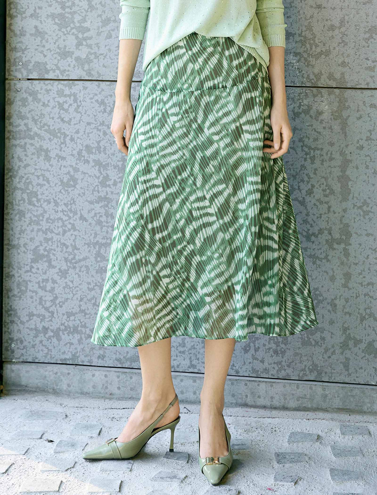 Green Abstract Print Pleated Midi Skirt
