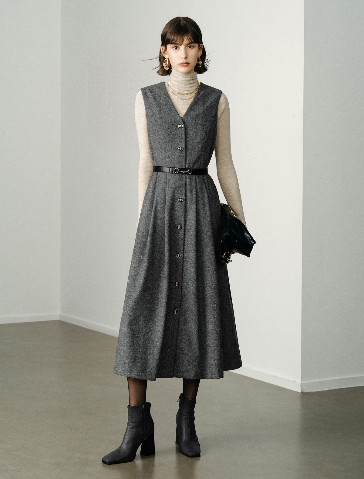 Wool V-Neck Minimalist Sleeveless Midi Dress