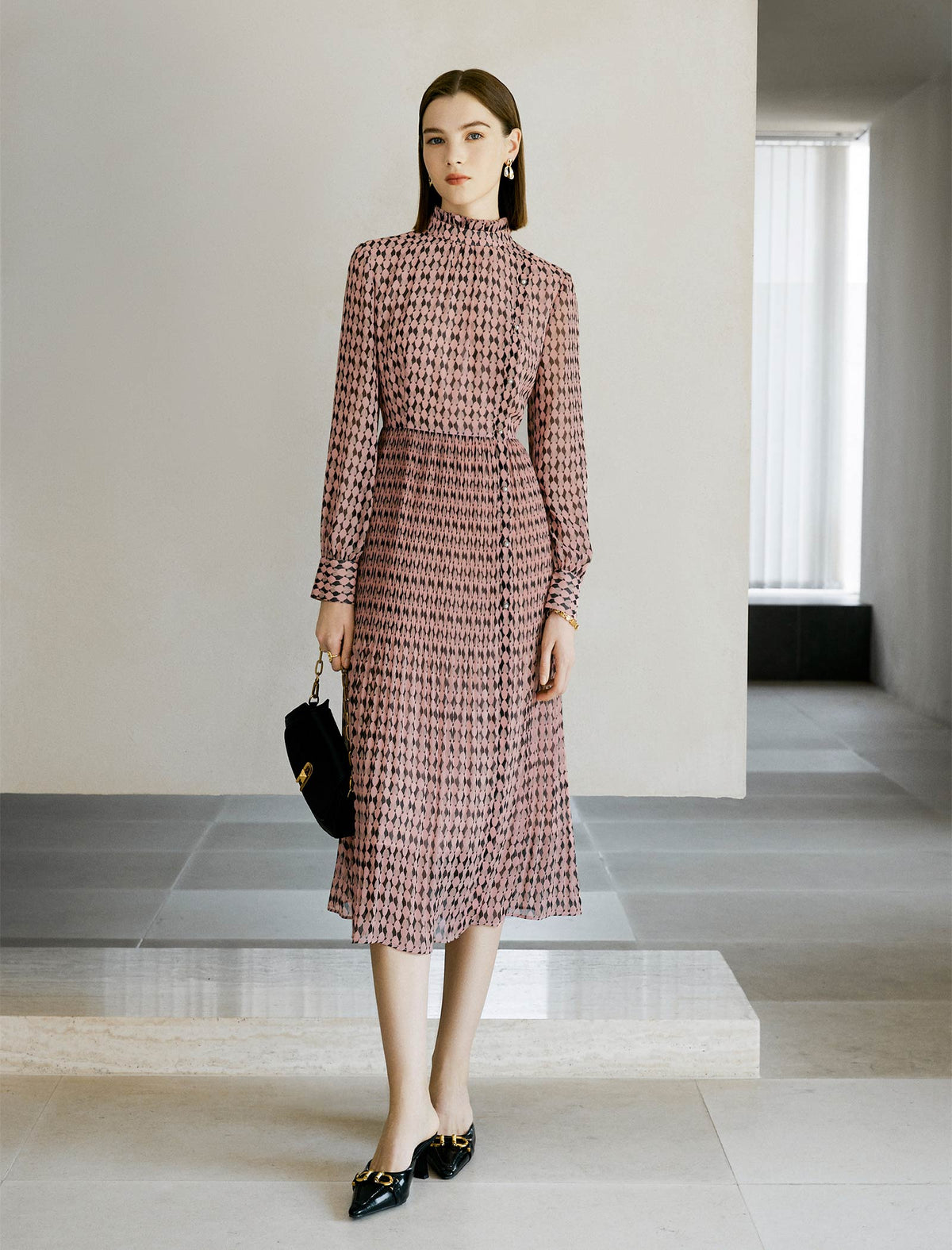 Geometric Print Ruffled Neckline Midi Dress