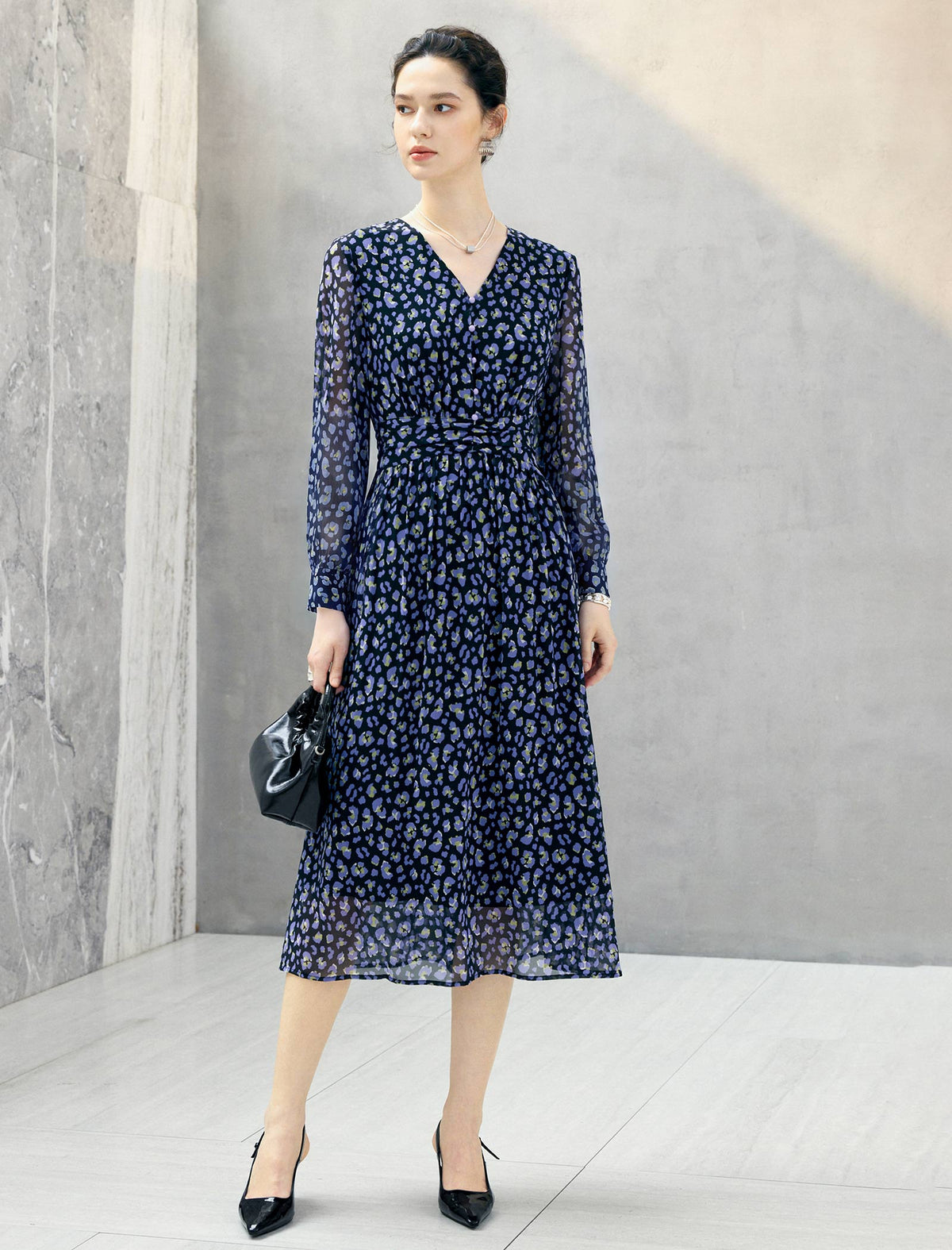 Floral Print V-Neck Long Sleeve Midi Dress