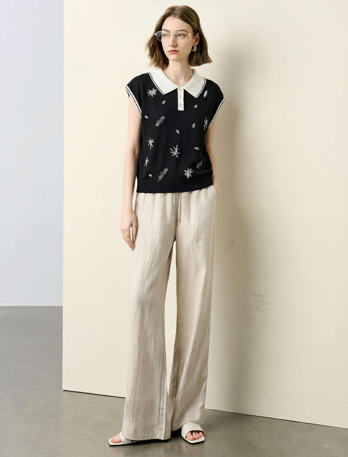 Contrast Collar Leaf Embroidery Sleeveless Knit Polo Top