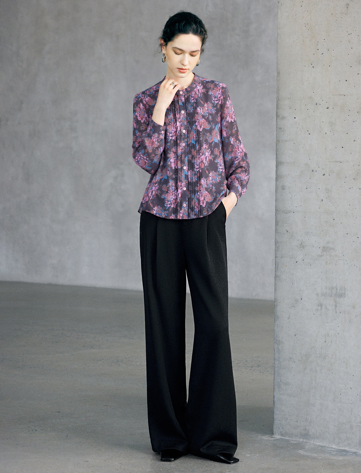 Printed Stand Collar Pleated Chiffon Blouse