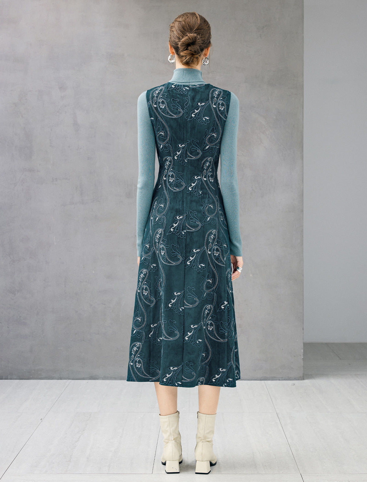 Embroidered Paisley Crewneck Sleeveless A-Line Midi Dress