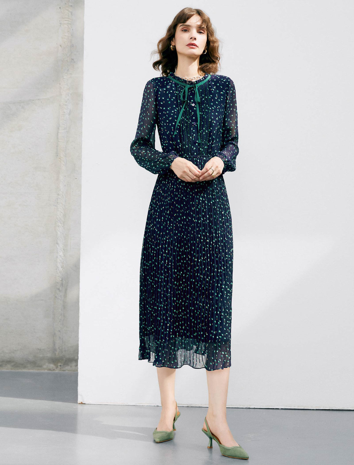 Navy Blue Floral Print Pleated Midi Dress