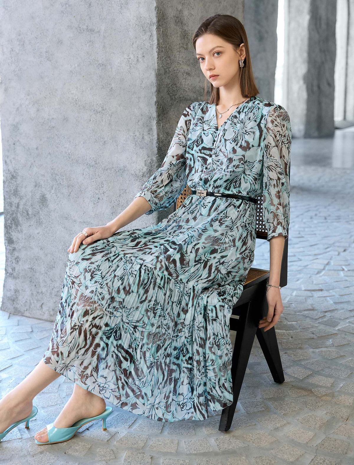 Chiffon Floral Print V-Neck Midi Dress