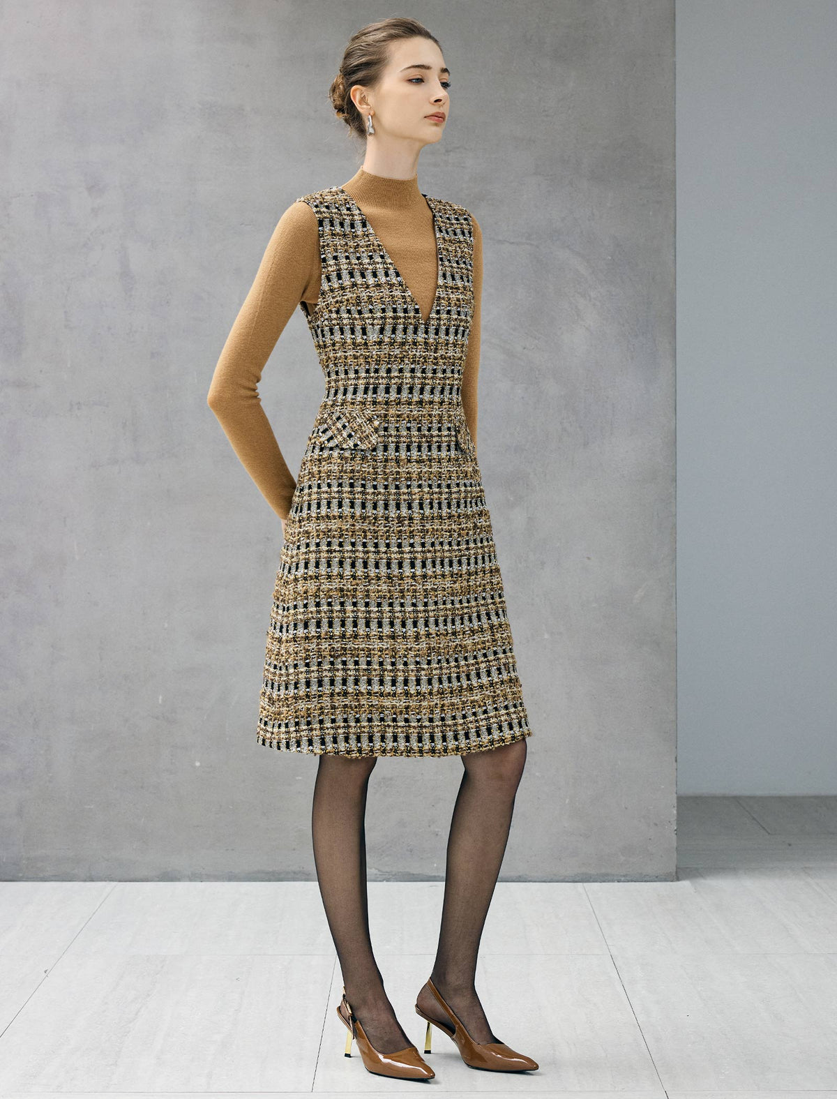 Wool Blend Plaid V-Neck Pocket Sleeveless Shift Dress