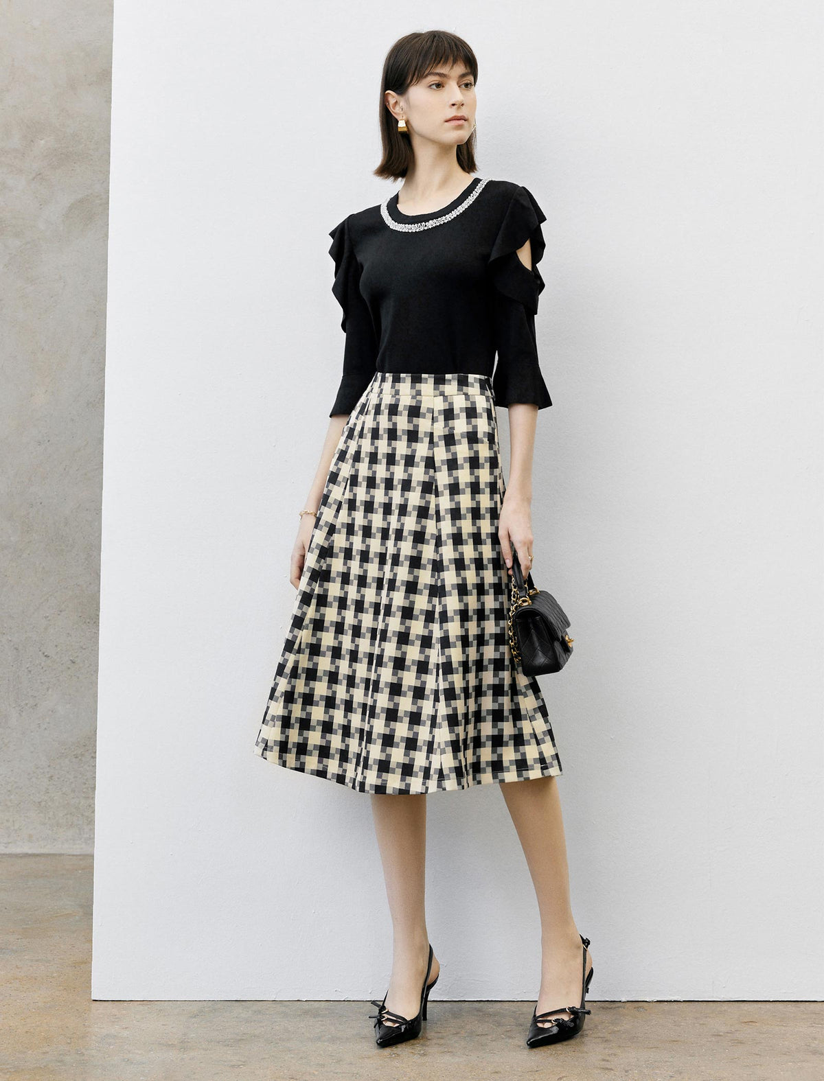 Ruffle Cut-Out 3/4 Sleeve Knit Top