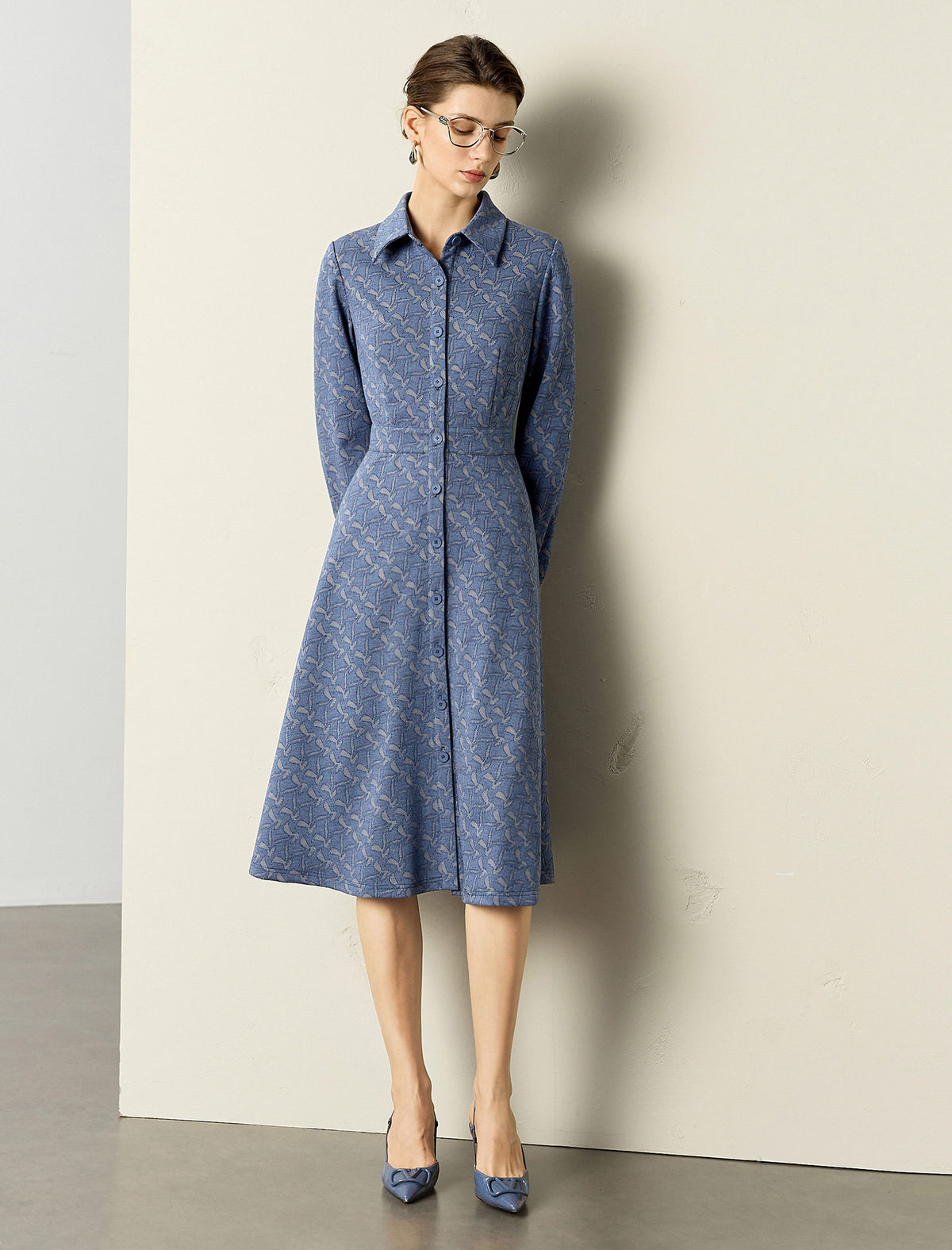 Vintage Lapel Waist-Defining Long-Sleeve Midi Dress