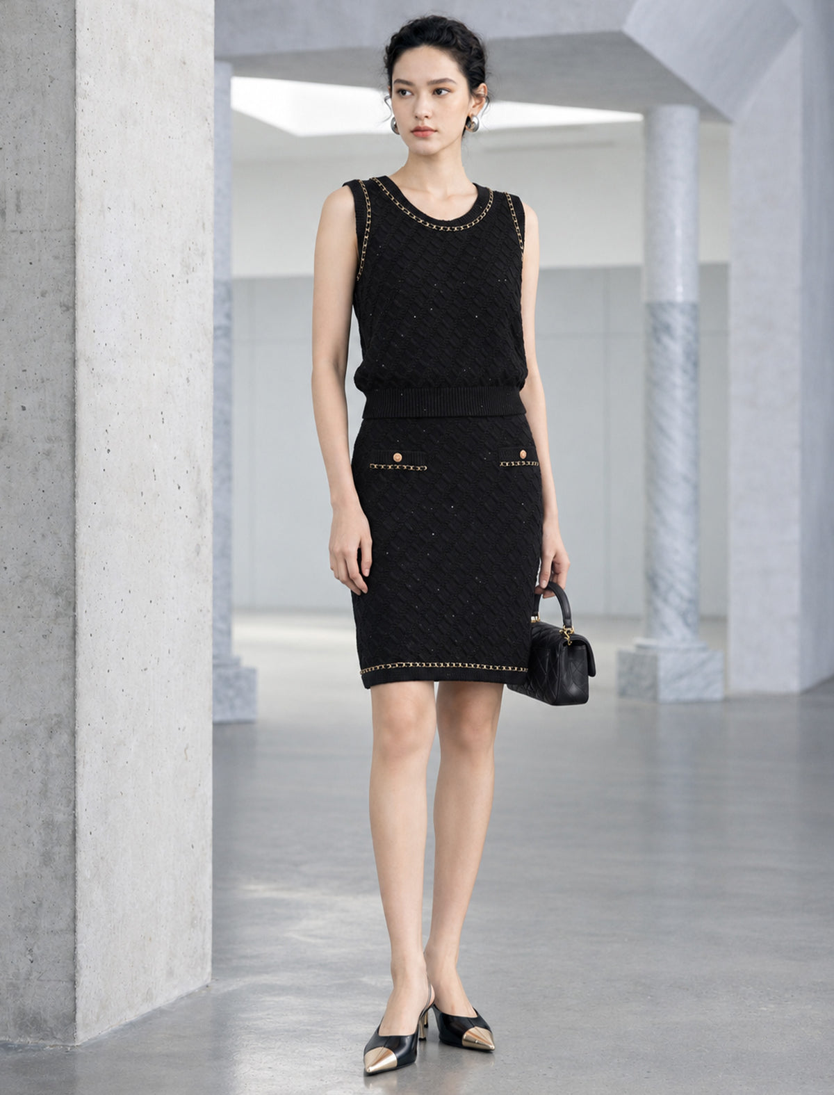 Chain-Trimmed Pocket in a Blended Fabric Knit Skirt