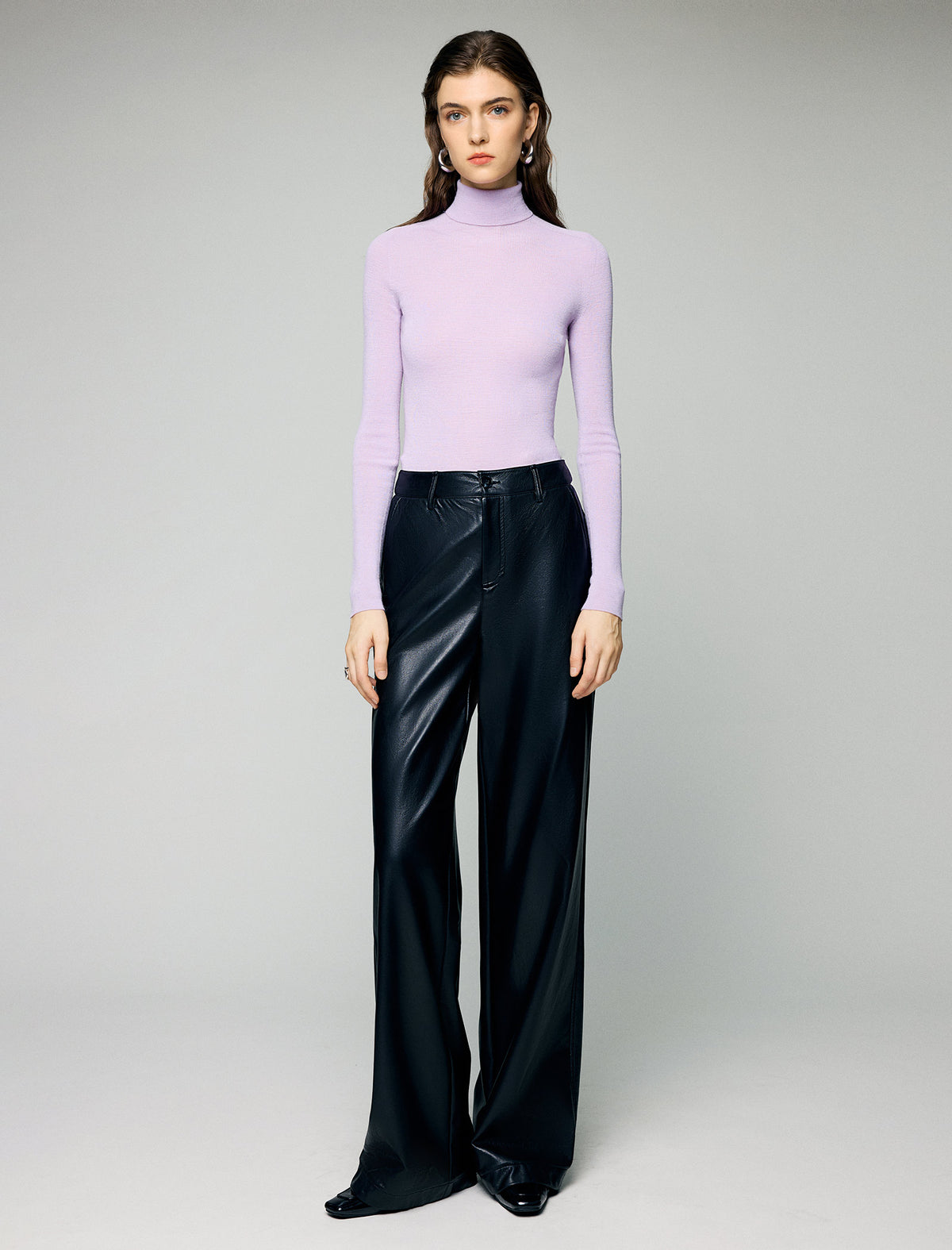 100% Wool Fine Knit Ruched Turtleneck Long Sleeve Top