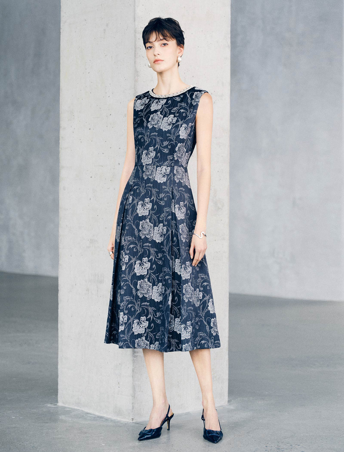 Navy Floral Pearl Trim Round Neck Sleeveless Dress