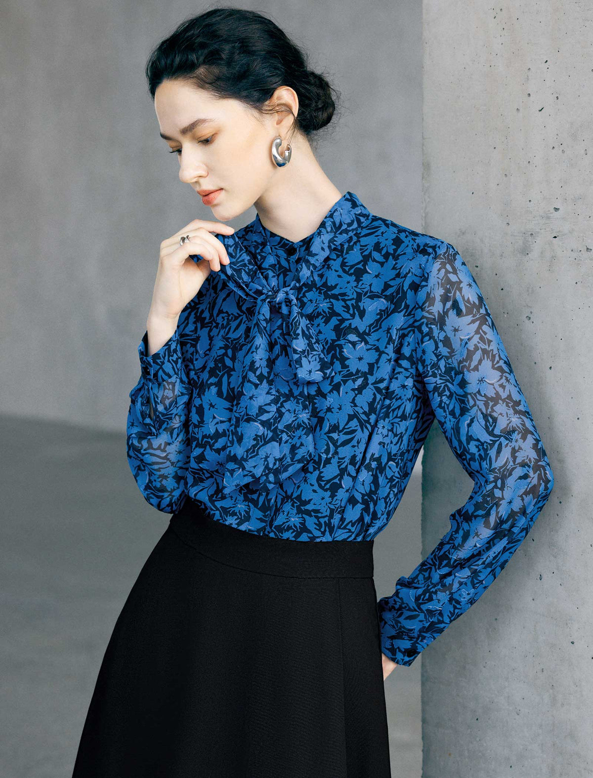 Blue Floral Print Tie Neck Long Sleeve Chiffon Blouse