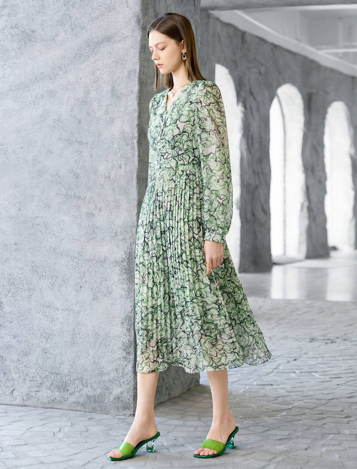 Abstract Print V-Neck Pleated Midi Dress