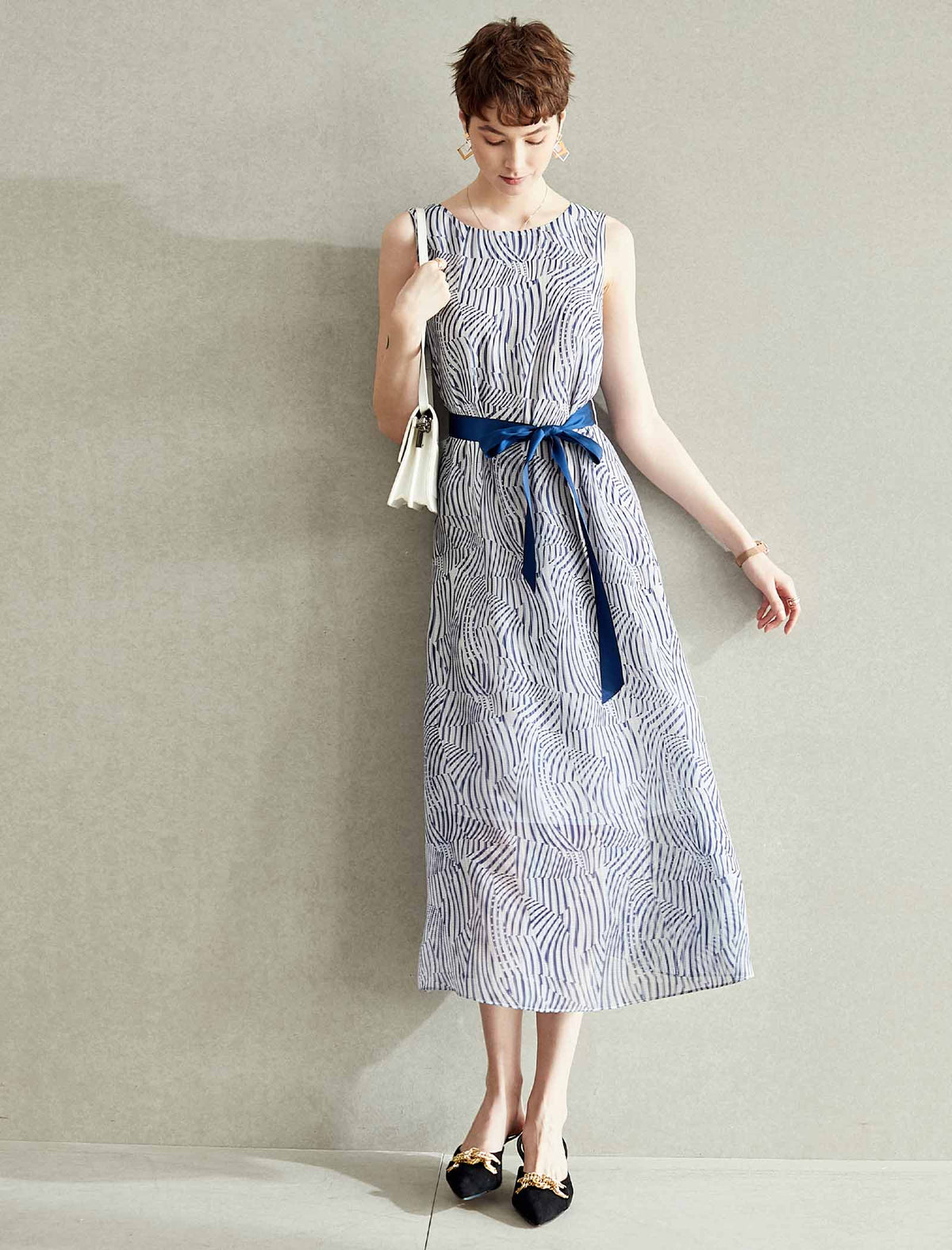 Abstract Stripe Sleeveless Midi Dress