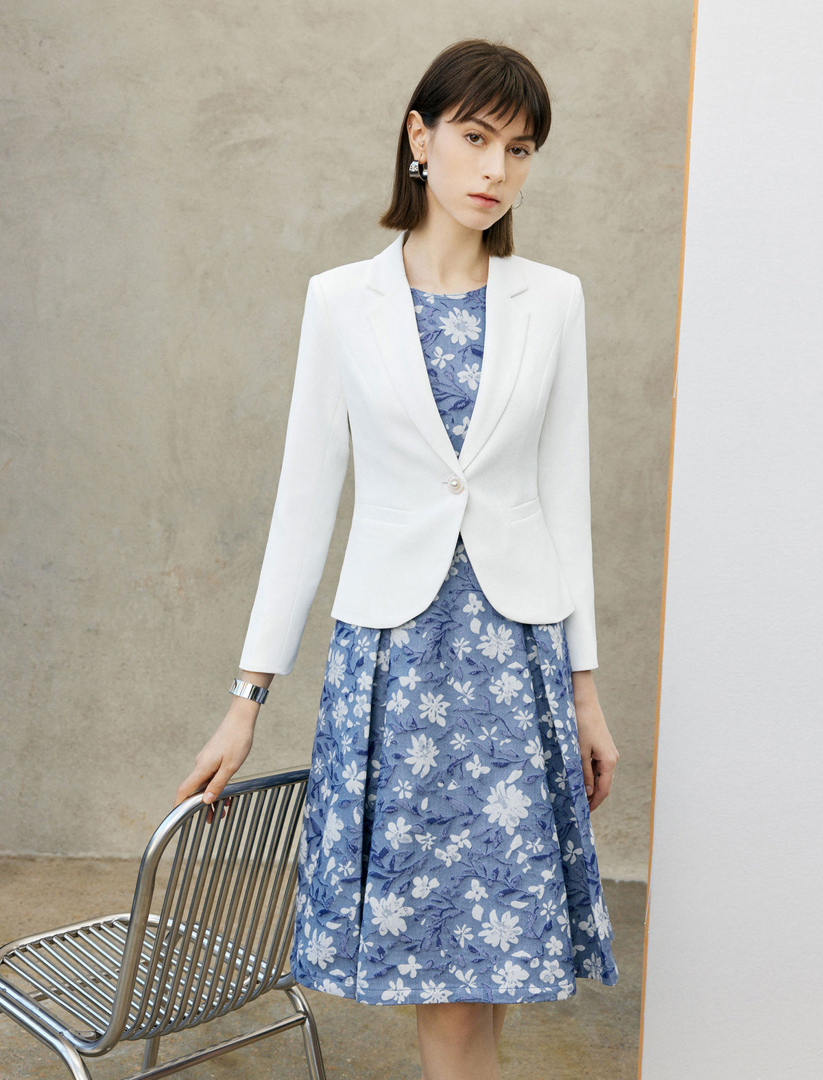 Pearl Button Slim Fit Lapel Blazer