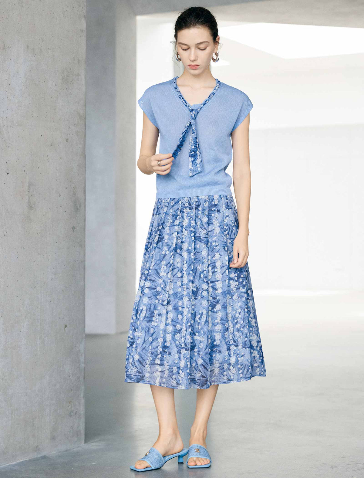 Light Blue Floral Print Neck Tie Cap Sleeve Knit Top