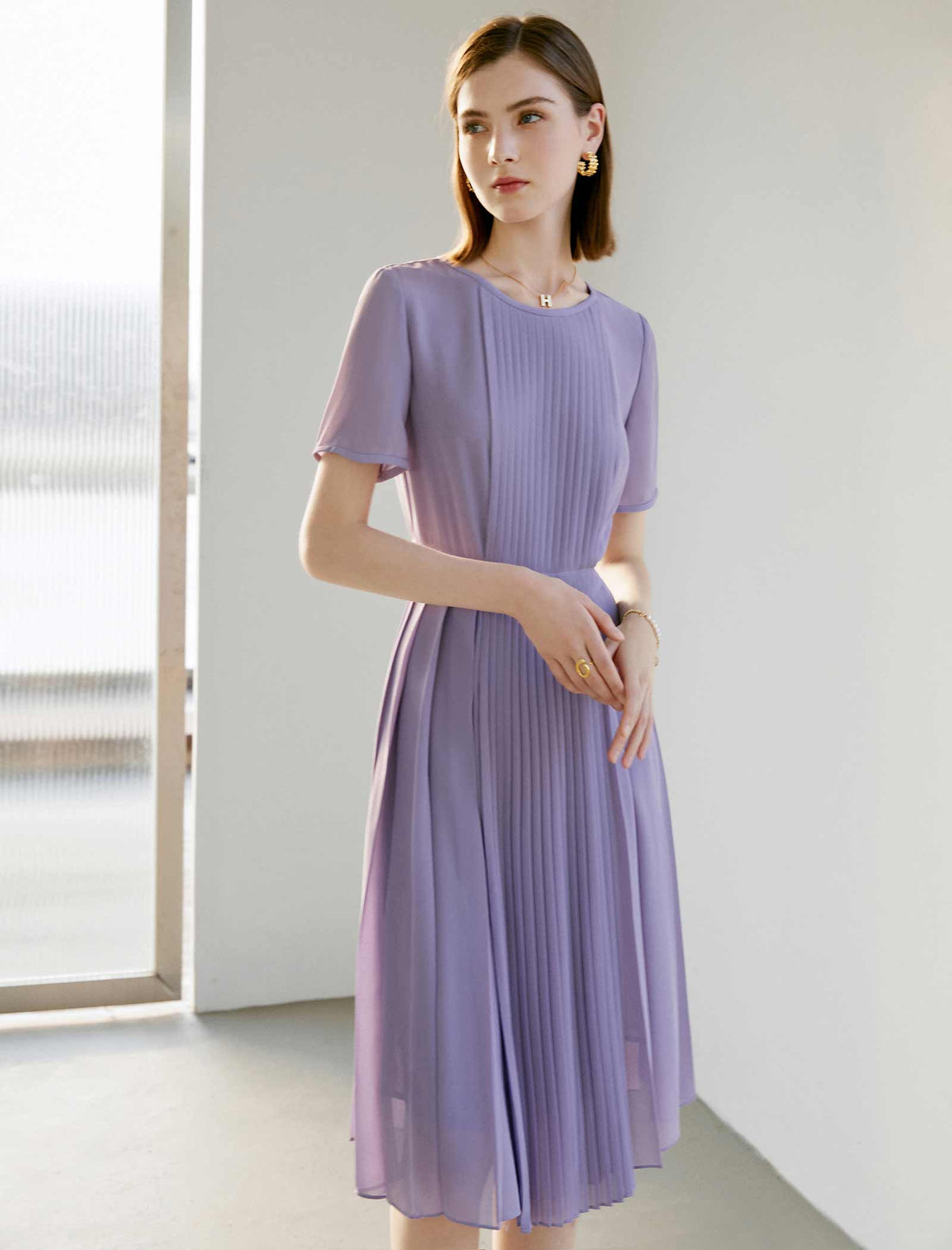 Short Sleeve Waist-Cinched Pleated Dress