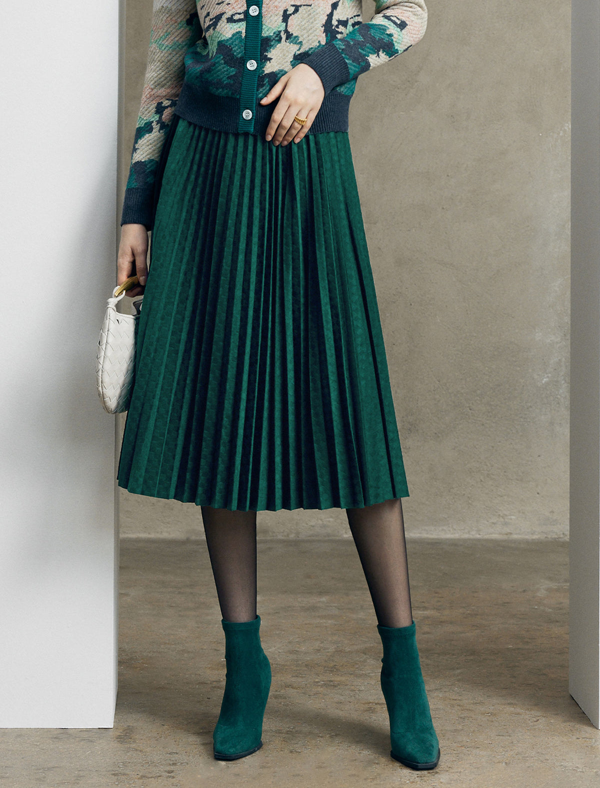 Pleated Velvet Textured Midi A Line Skirt