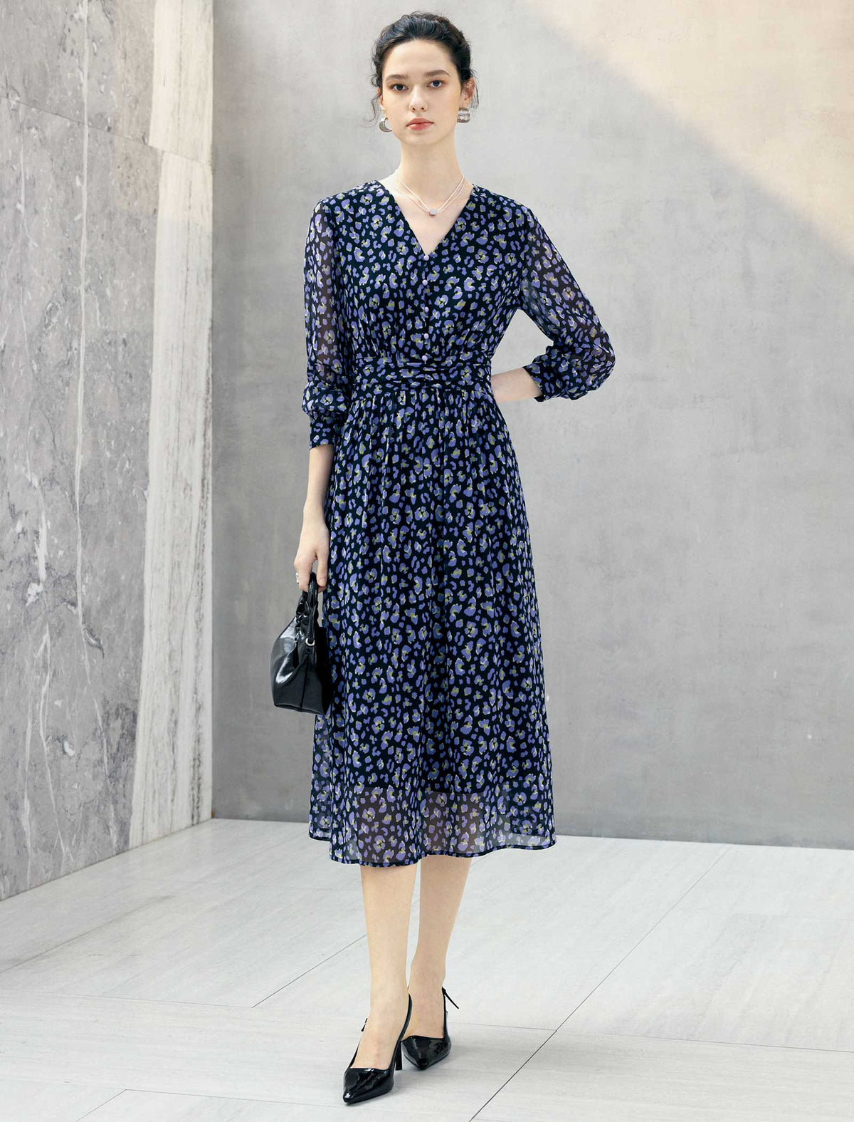 Floral Print V-Neck Long Sleeve Midi Dress