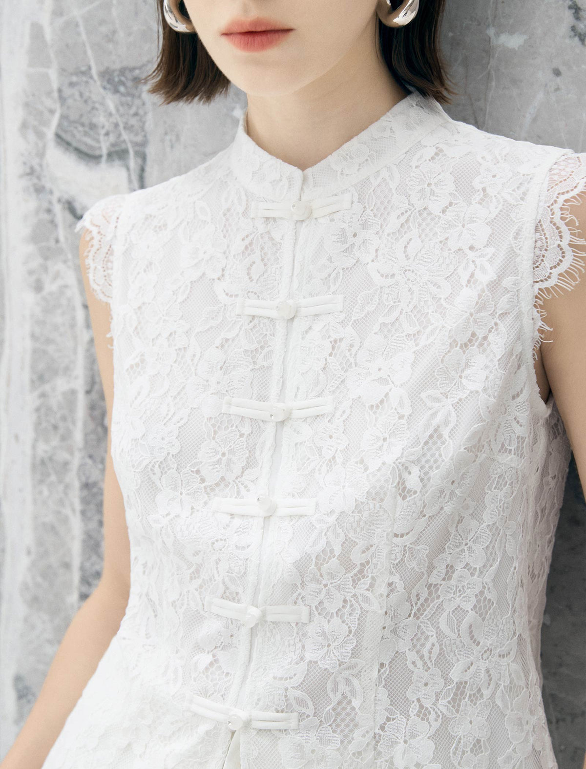 White Floral Lace Chinese Frog Button Sleeveless Vest Top