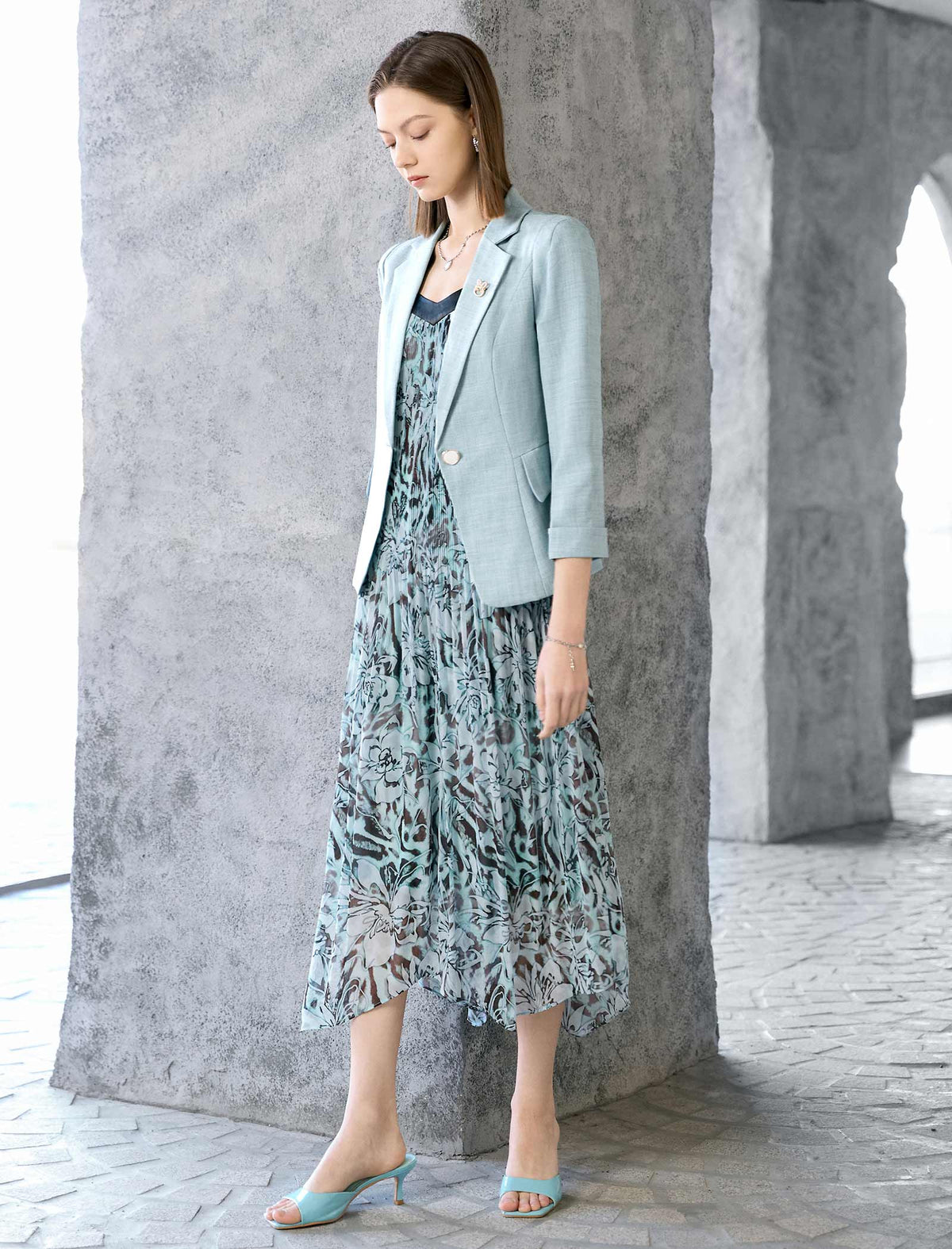 Light Blue 3/4 Sleeve Cropped Blazer