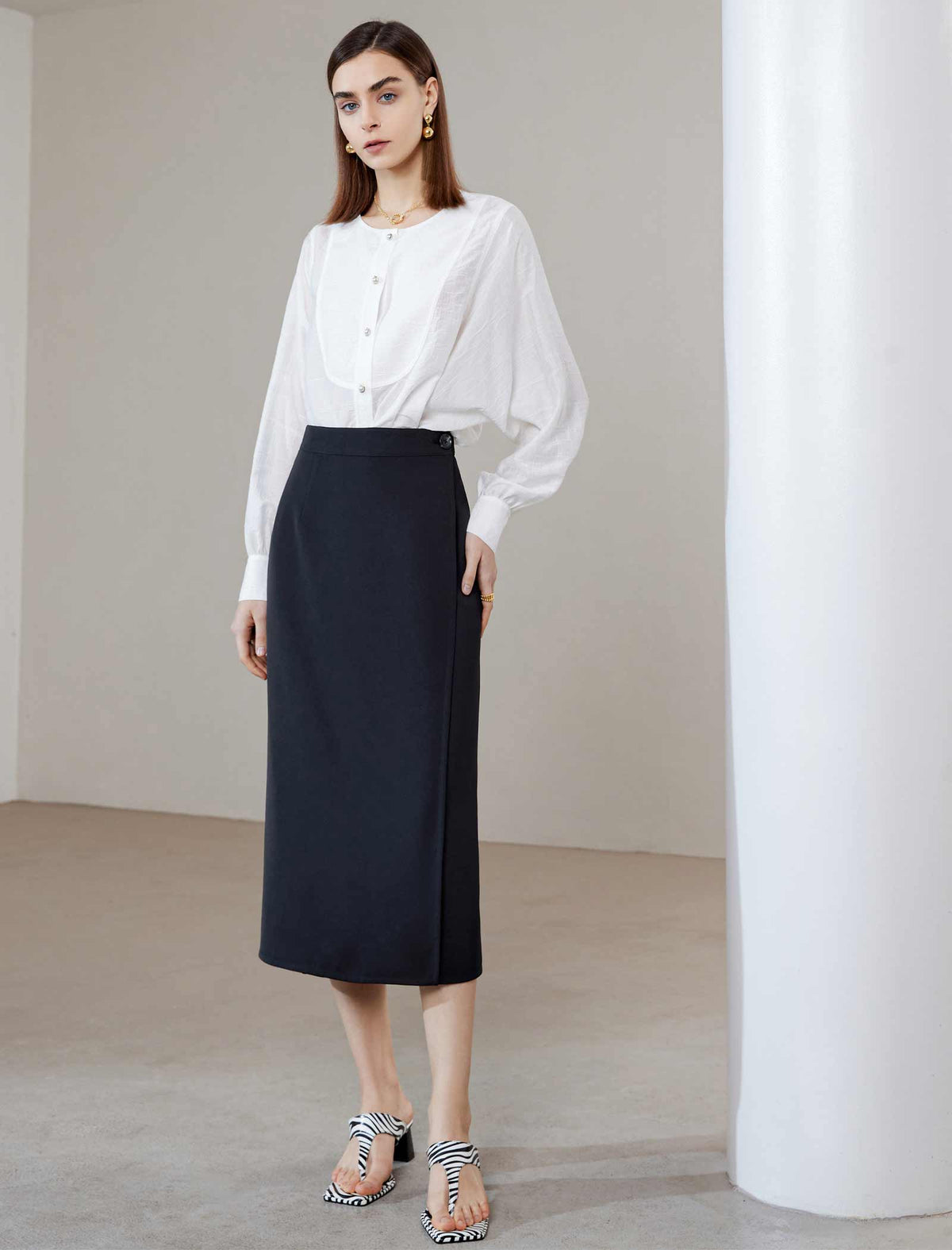 Minimalist Fitted Skirt