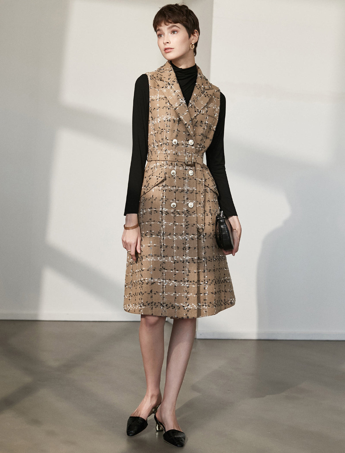 Wool Blend Textured Notched-Lapel Sleeveless Dress