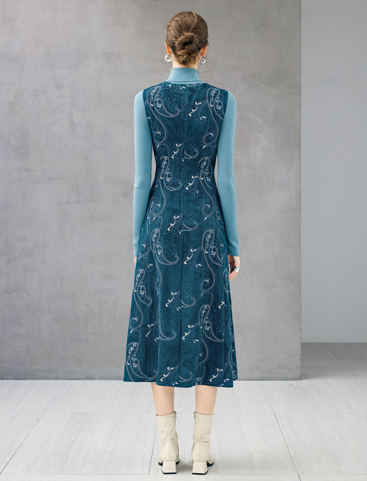 Embroidered Paisley Crewneck Sleeveless A-Line Midi Dress