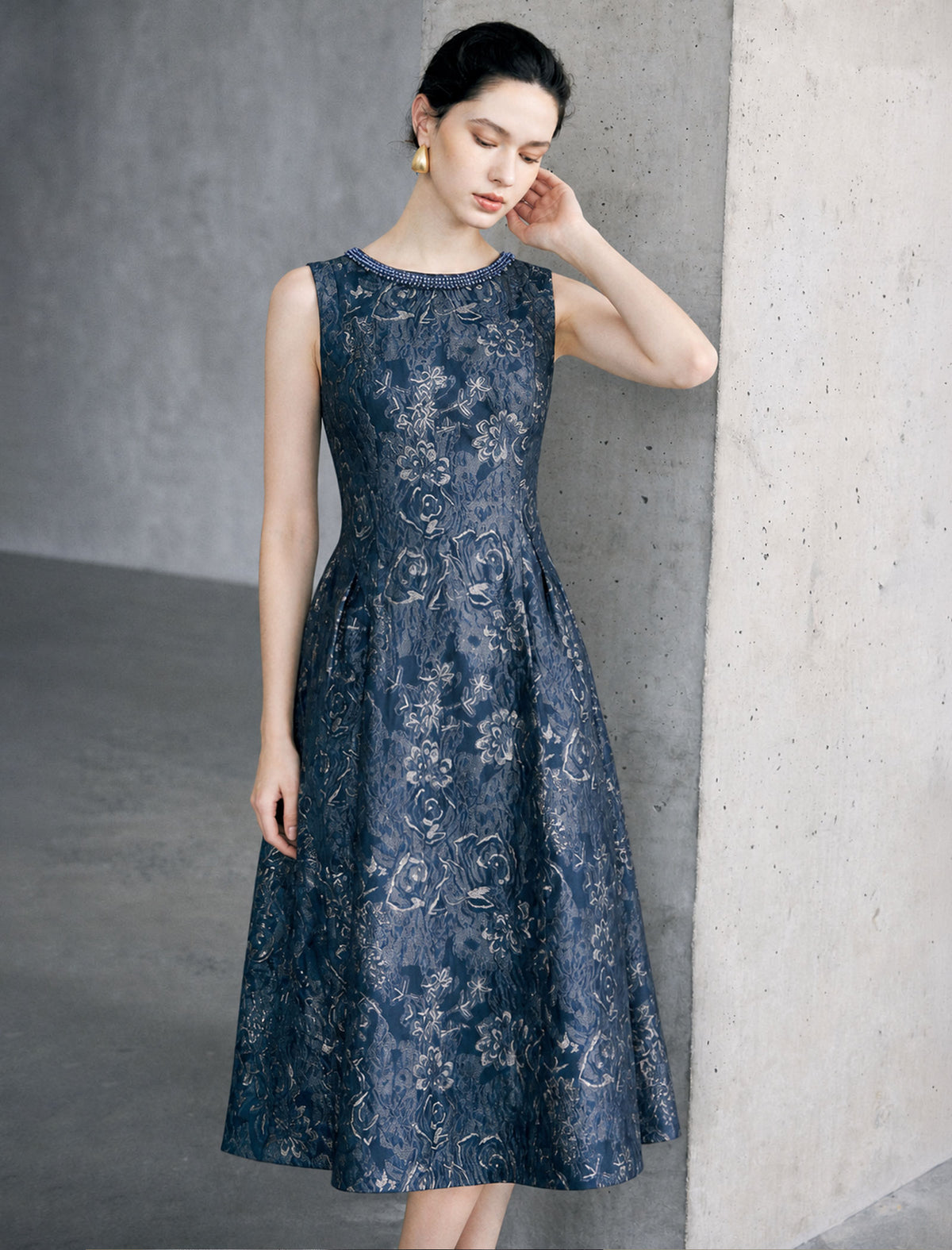 Textured Floral Sleeveless Beaded-Neckline A-Line Midi Dress