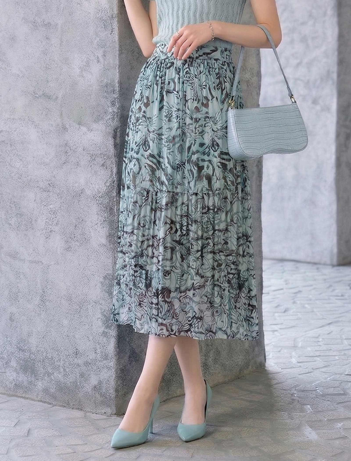Abstract Print Pleated Midi Skirt
