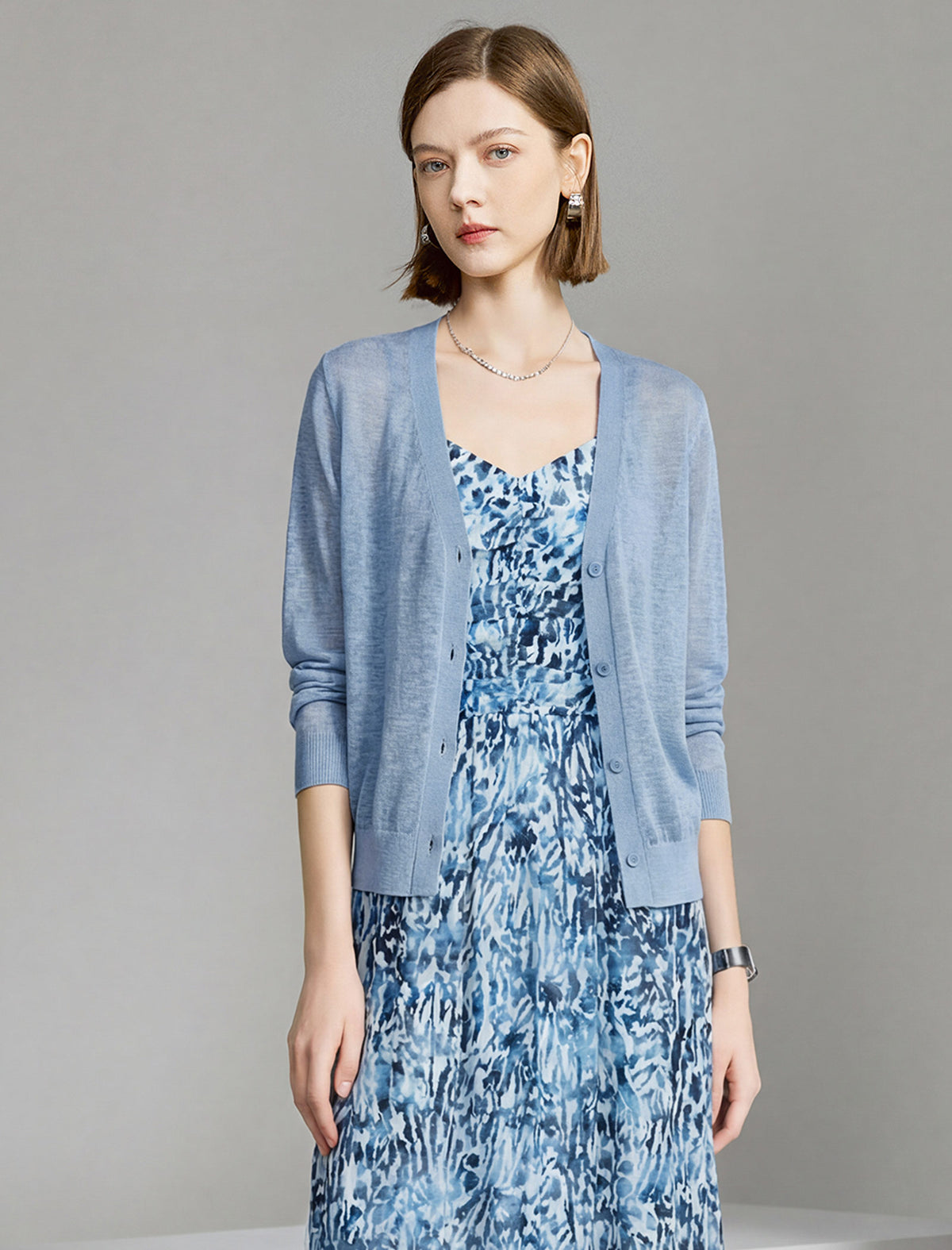 Lightweight Solid Color V-Neck Knit Cardigan