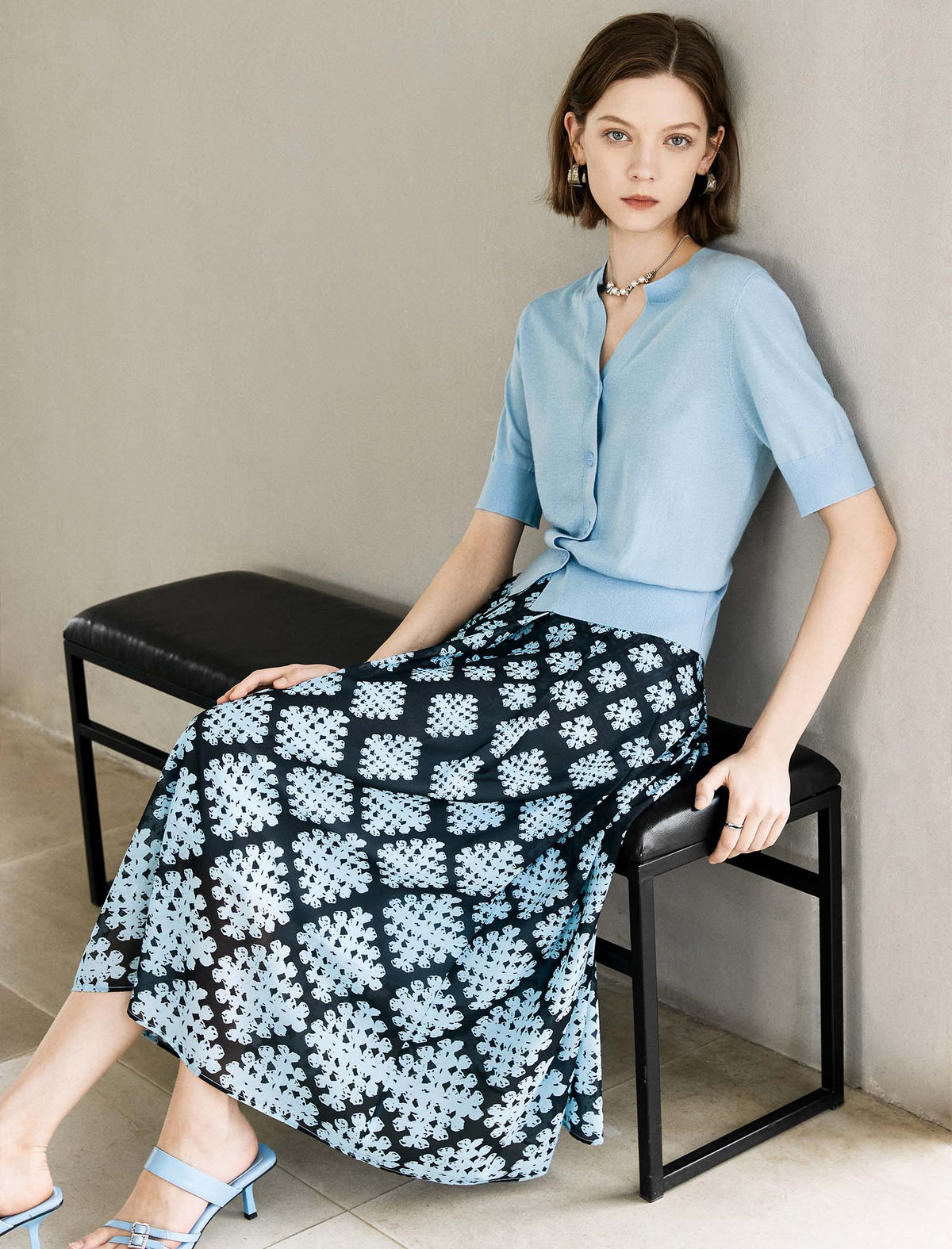 Light Blue V-Neck Short Sleeve Knit Cardigan
