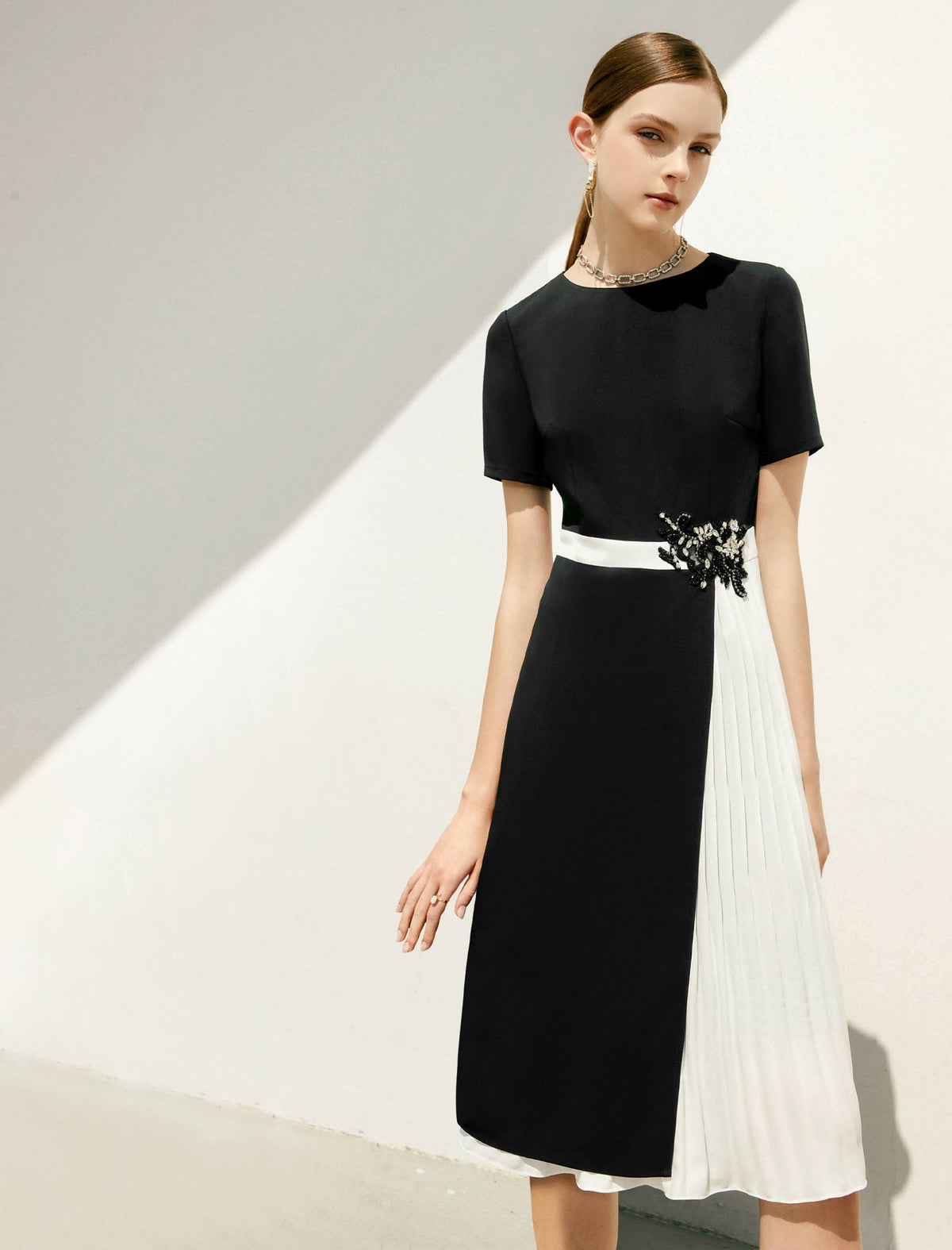 Round Neck Asymmetric Color-Block Dress