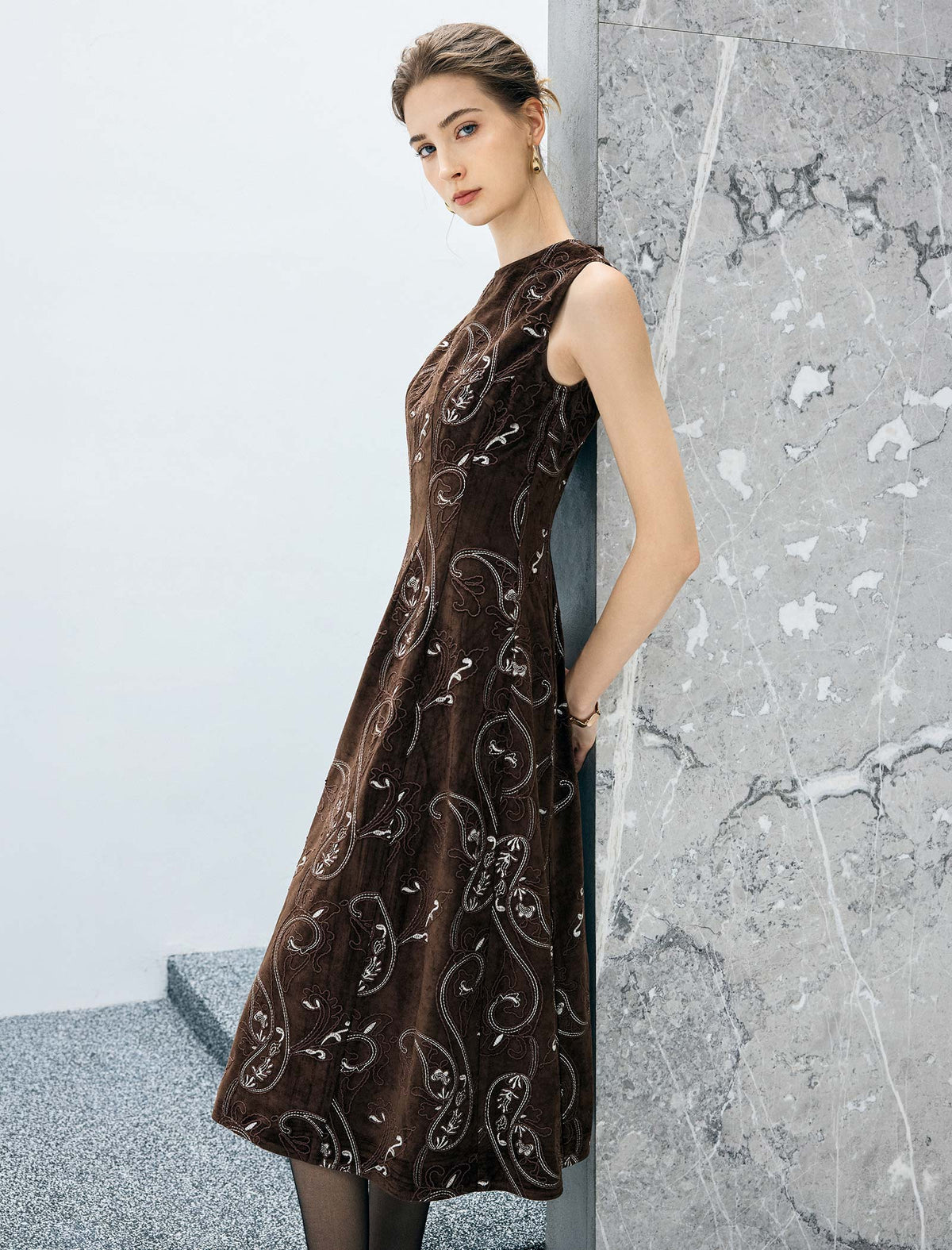 Embroidered Paisley Crewneck Sleeveless A-Line Midi Dress