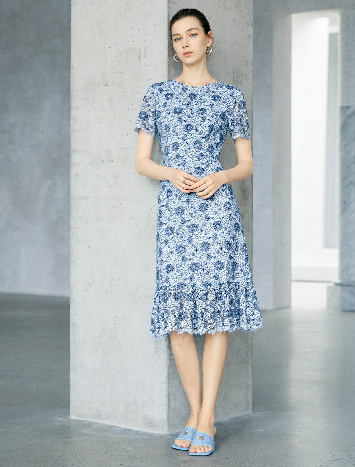 Blue Floral Lace Ruffle Hem Short Sleeve Midi Dress