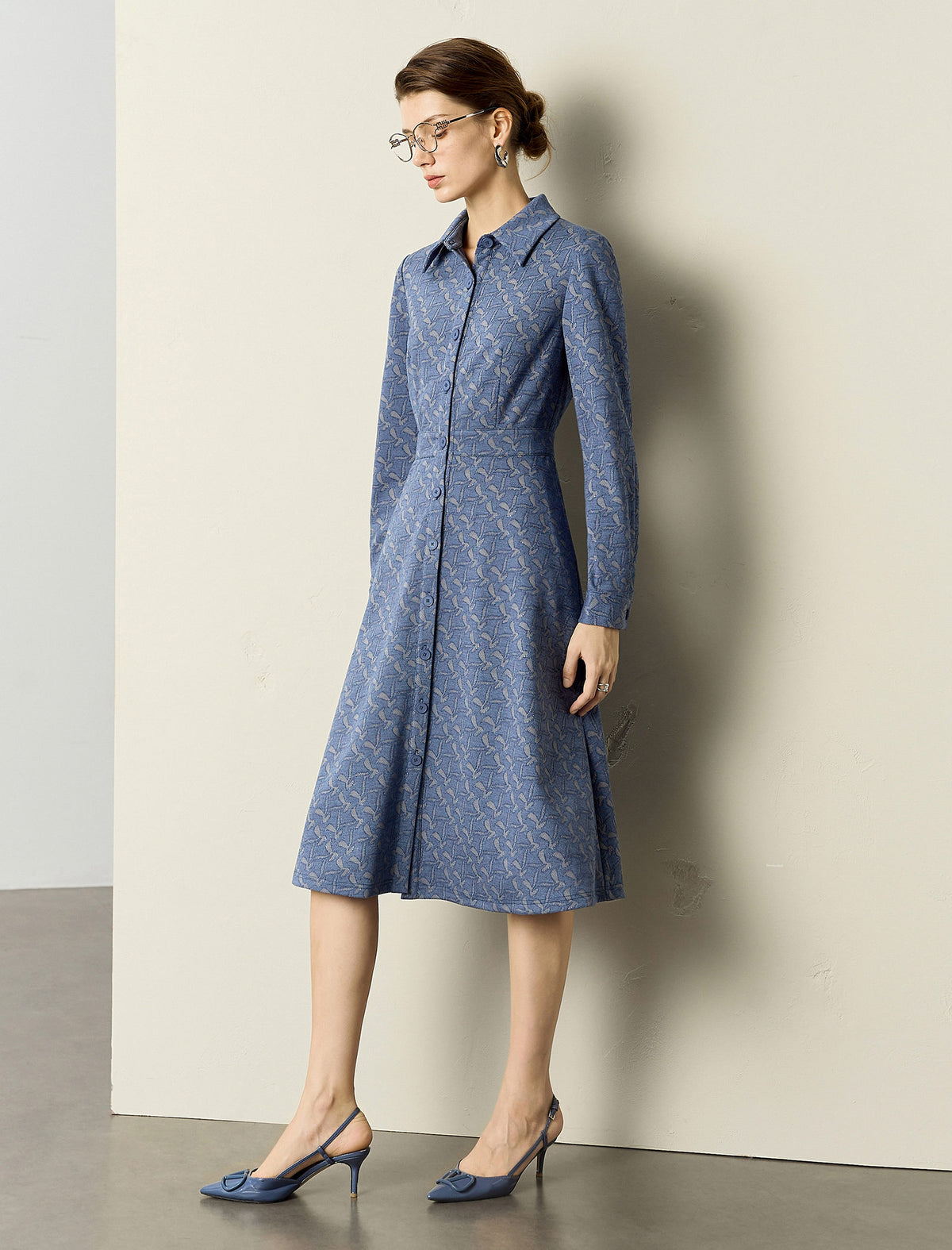 Vintage Lapel Waist-Defining Long-Sleeve Midi Dress