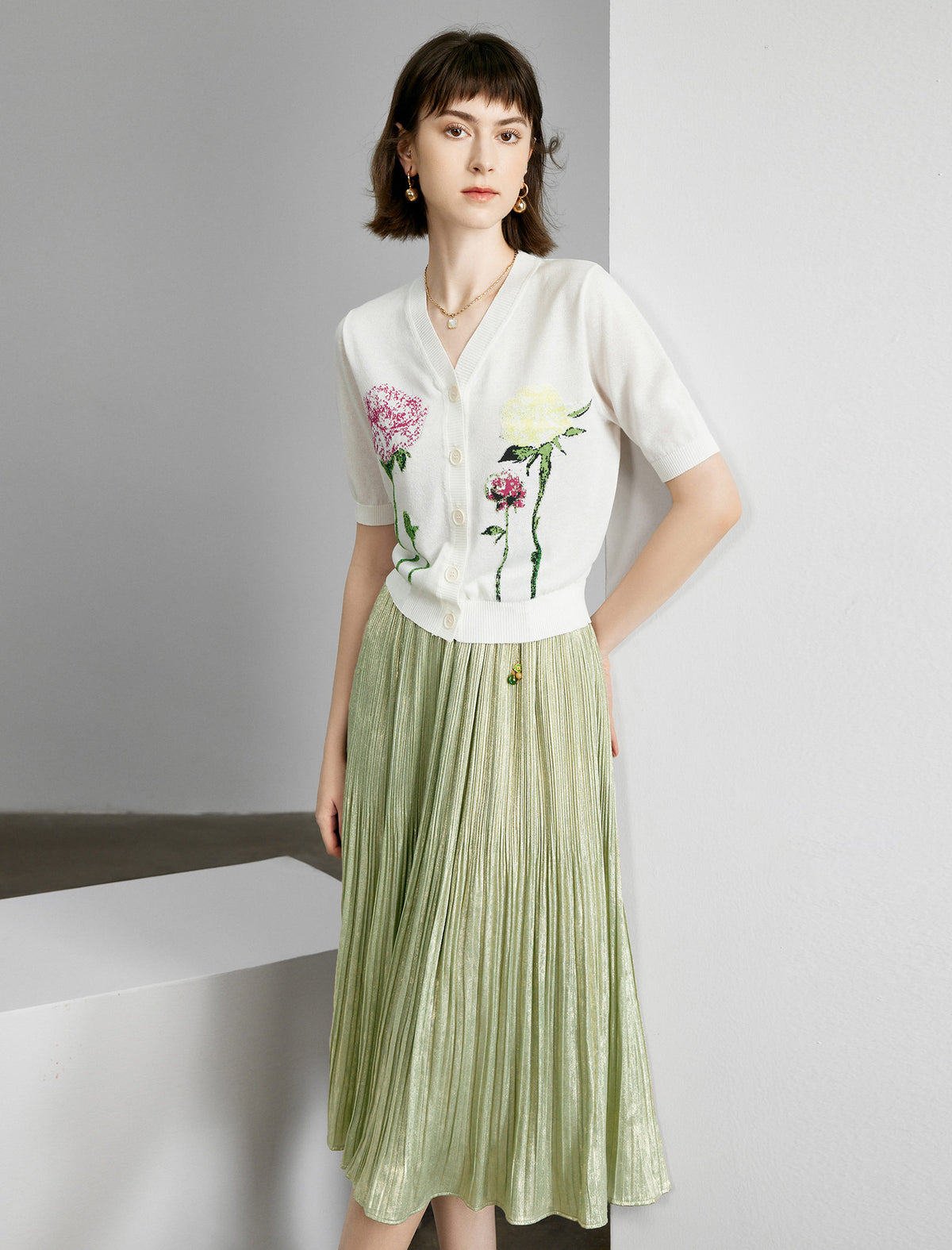 Floral V-Neck Short Sleeve Knit Cardigan