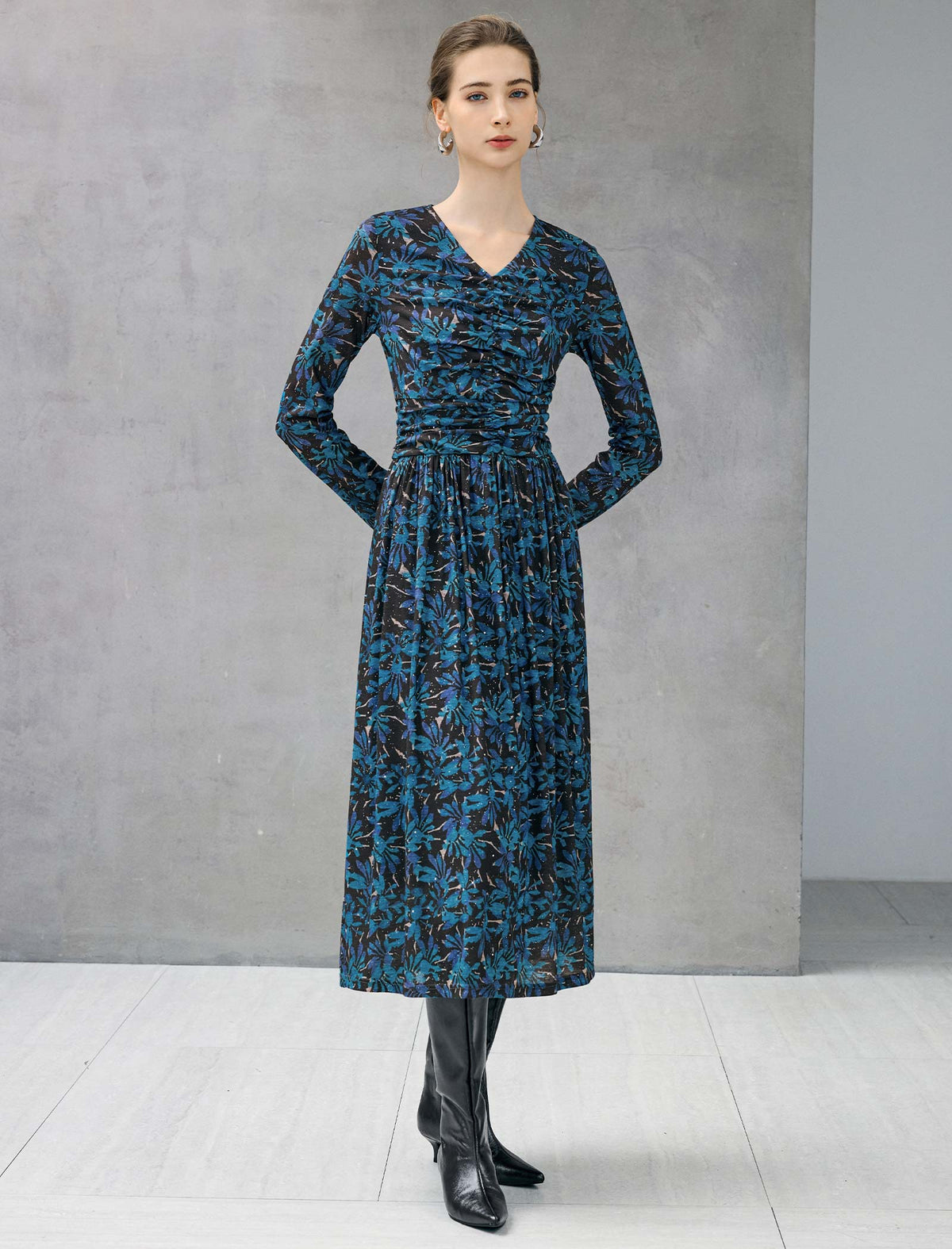 Floral Print V-Neck Long Sleeve Fitted Dress