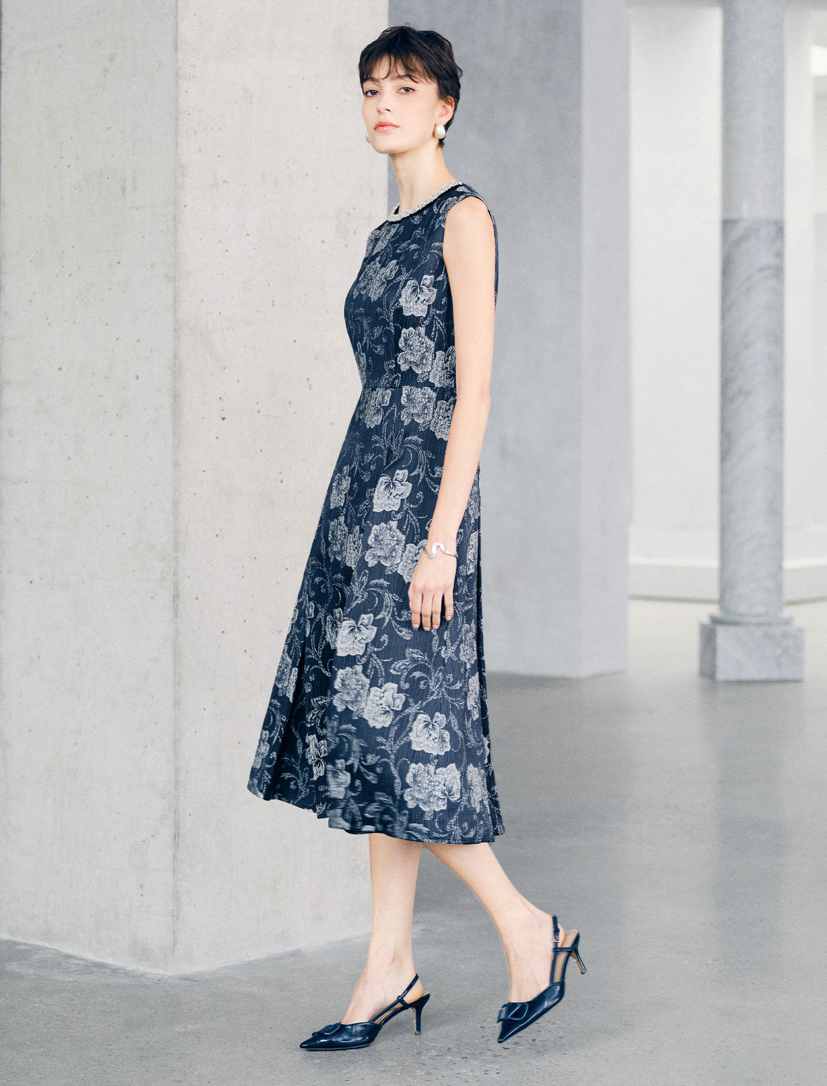 Navy Floral Pearl Trim Round Neck Sleeveless Dress
