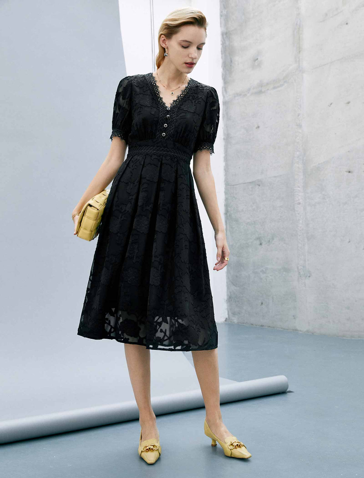 V-Neck Waist-Cinched Short Sleeve Dress