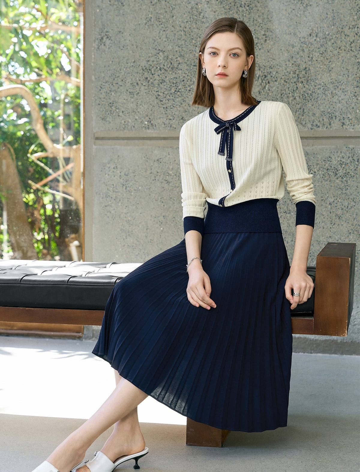 Contrast Bow Detail Knit Cardigan