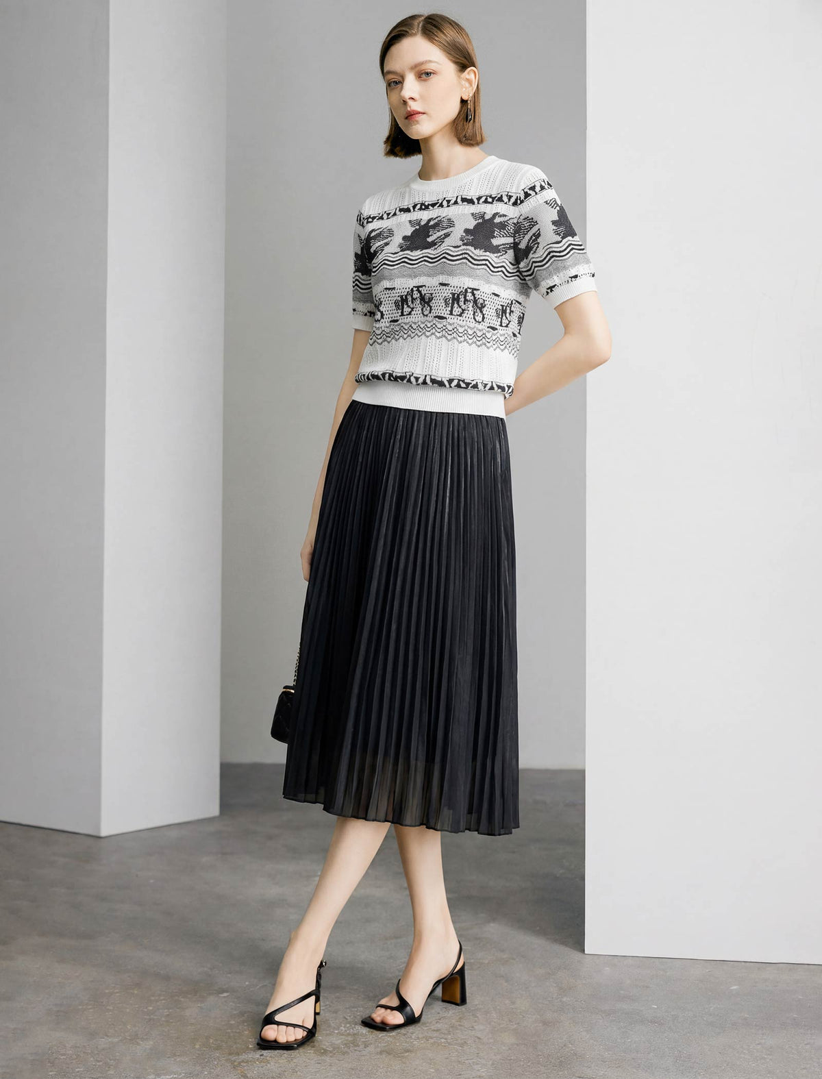 Black And White Fair Isle Short Sleeve Knit Top