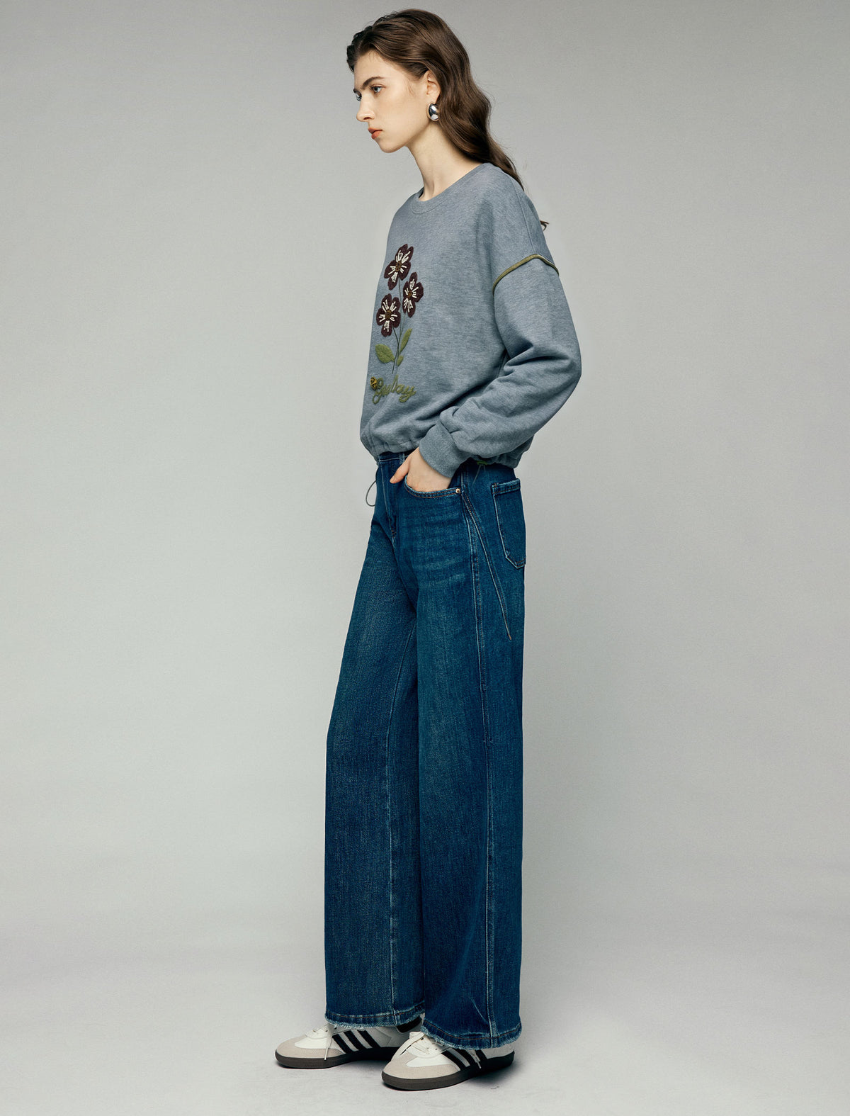 Embroidered Floral Crewneck Drop-Shoulder Drawstring Sweatshirt